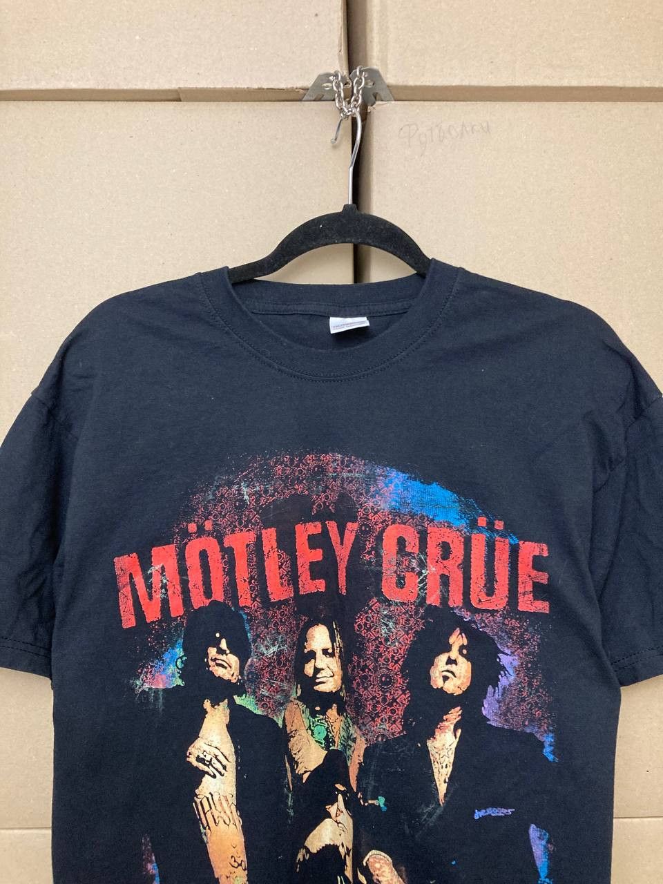 Band Tees VINTAG MOTLEY CRUE RED WHITE CRUE TOUR 2005 T SHIRT TEE ROCK Size US L / EU 52-54 / 3 - 7 Thumbnail