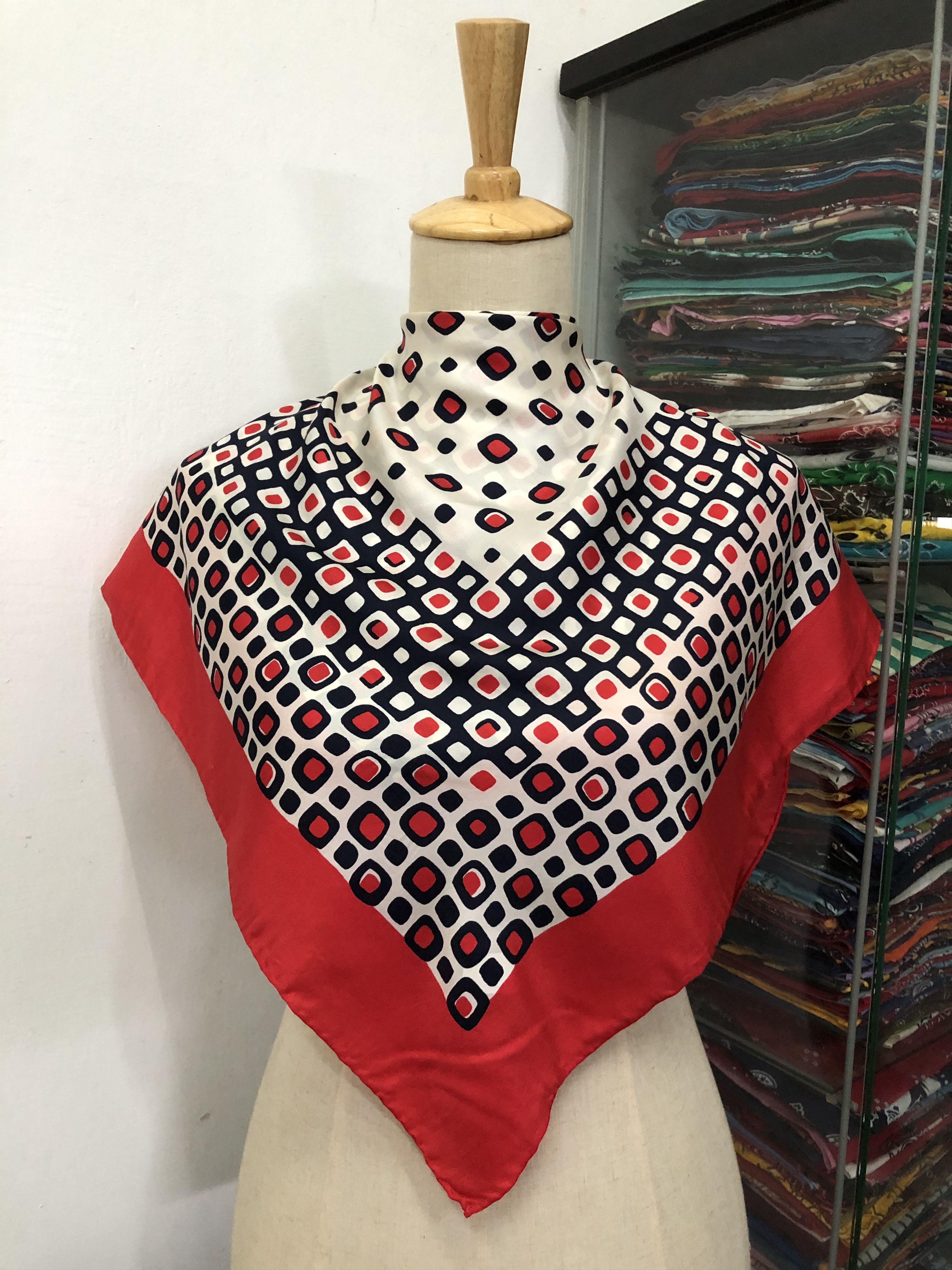 Vintage Vintage Silk Scarf Size ONE SIZE - 1 Thumbnail