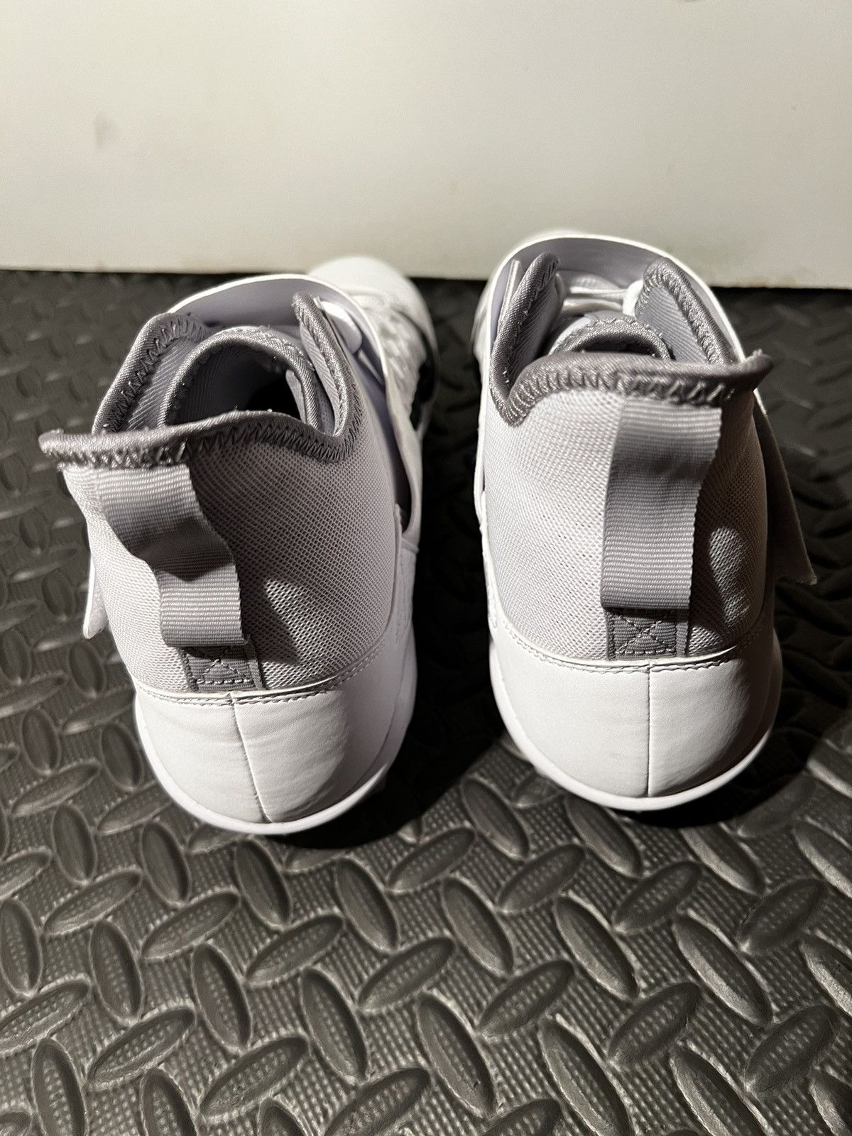 Nike NEW Nike Alpha Menace Pro 2 White size 12.5 Football cleats Size US 12.5 / EU 45-46 - 7 Thumbnail
