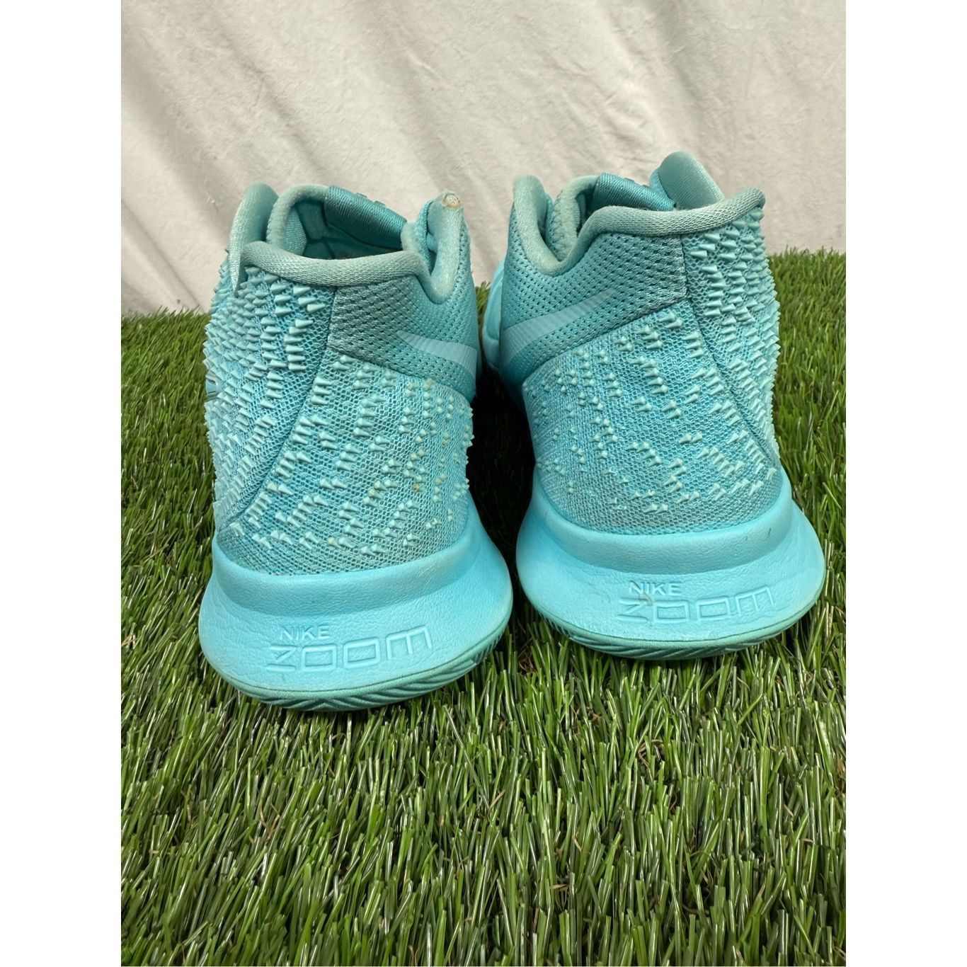 Nike Size 10 - Nike Kyrie 3 Tiffany - 852395-401 RARE Blue Size US 10 / EU 43 - 3 Thumbnail