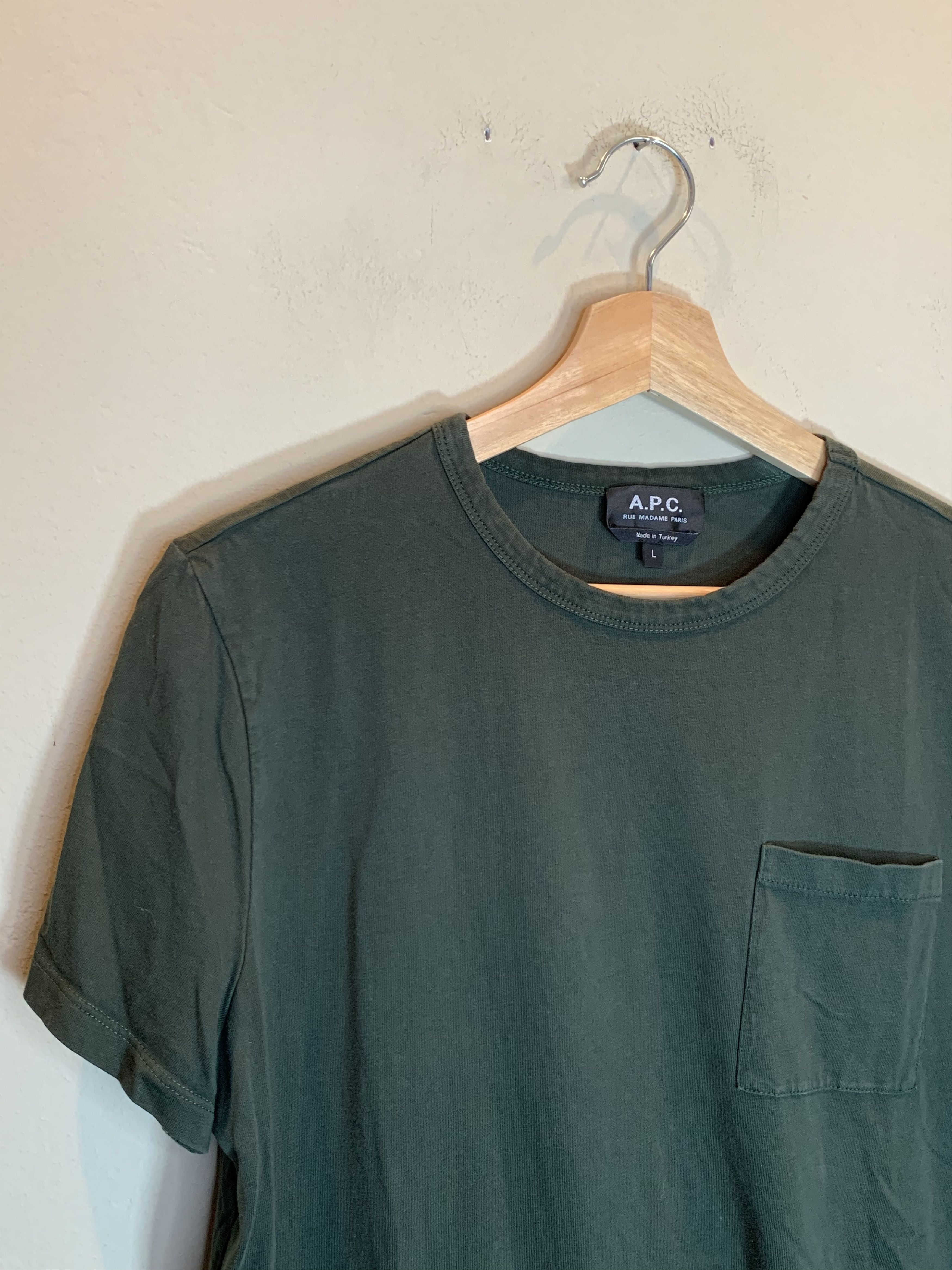 A.P.C. *RARE* A.P.C. Pocket Faded Green T-Shirt - Large Size US L / EU 52-54 / 3 - 2 Thumbnail