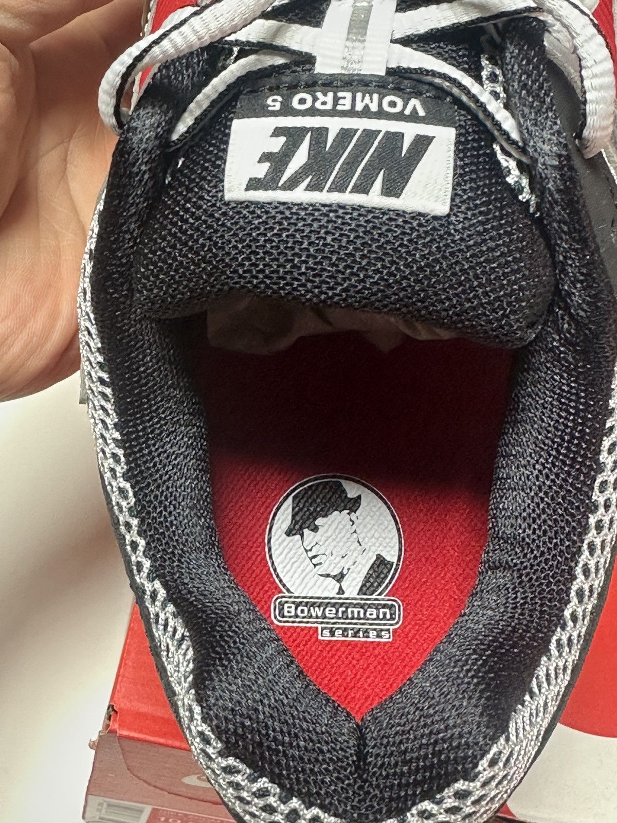 Nike NEW Vomero 5 Sz 10.5 Men, 12 Wmn Red Metallic Silver Black Size US 10.5 / EU 43-44 - 9 Thumbnail
