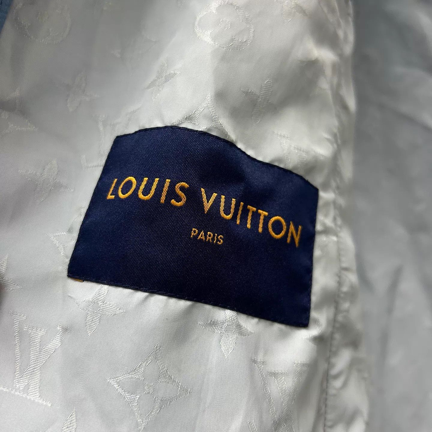 Louis Vuitton Louis Vuitton Sky Blue White Cloud Print Jacket 48 99 New Size US M / EU 48-50 / 2 - 3 Thumbnail