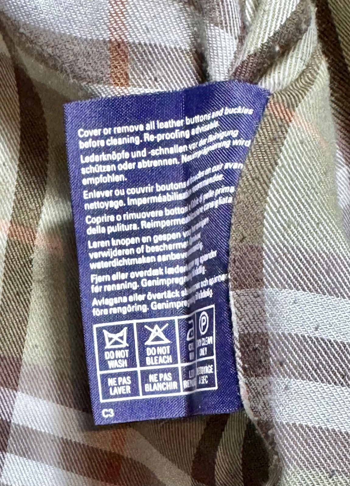 Burberry × Vintage Vintage Women’s Burberry Prosum Peacoat size XX-Long Size XL / US 12-14 / IT 48-50 - 16 Thumbnail