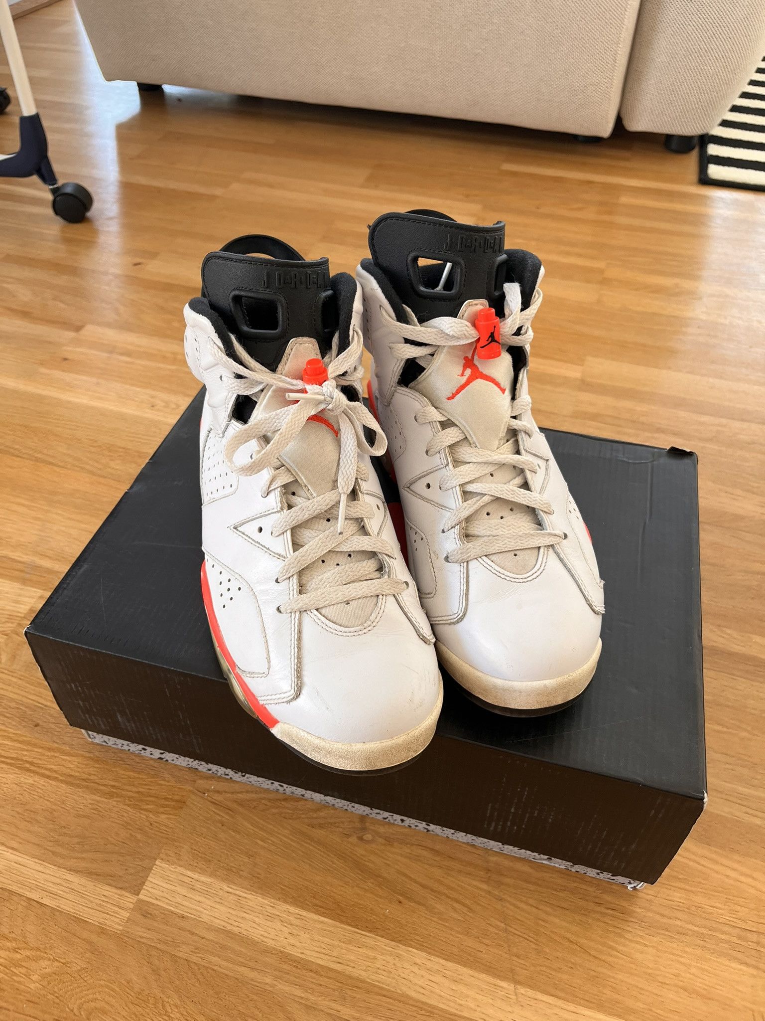 Nike Air Jordan Retro 6 Infrared Revers Size US 8.5 / EU 41-42 - 3 Thumbnail