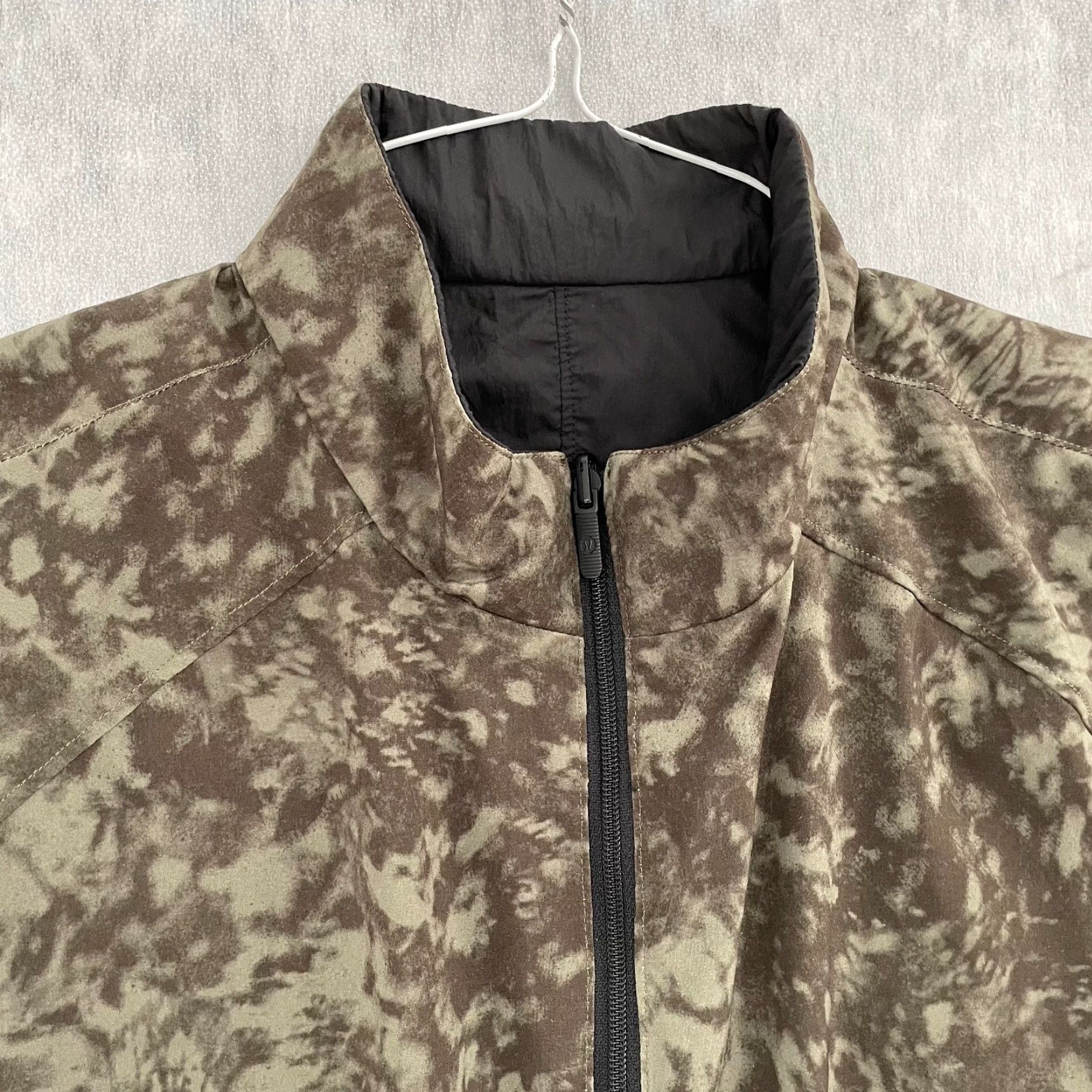 Lululemon Lululemon Jacket 6 Black Green Reversible Full Zip Bomber Active Ladies Womens Size M / US 6-8 / IT 42-44 - 6 Thumbnail