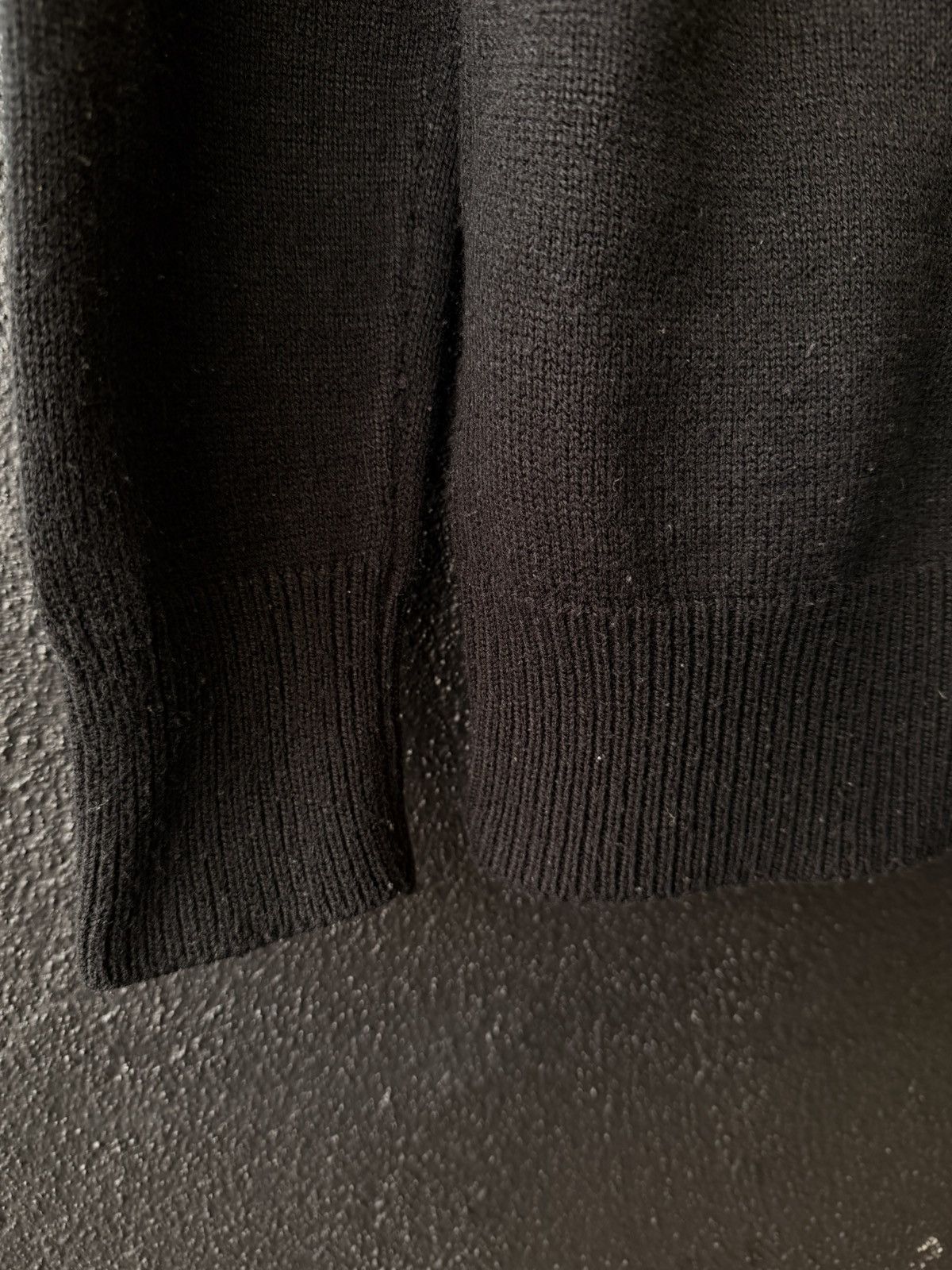 Comme des Garcons Homme Plus Comme des Garçons PLAY Black Knit V-Neck Sweater withLogo Size US S / EU 44-46 / 1 - 8 Thumbnail