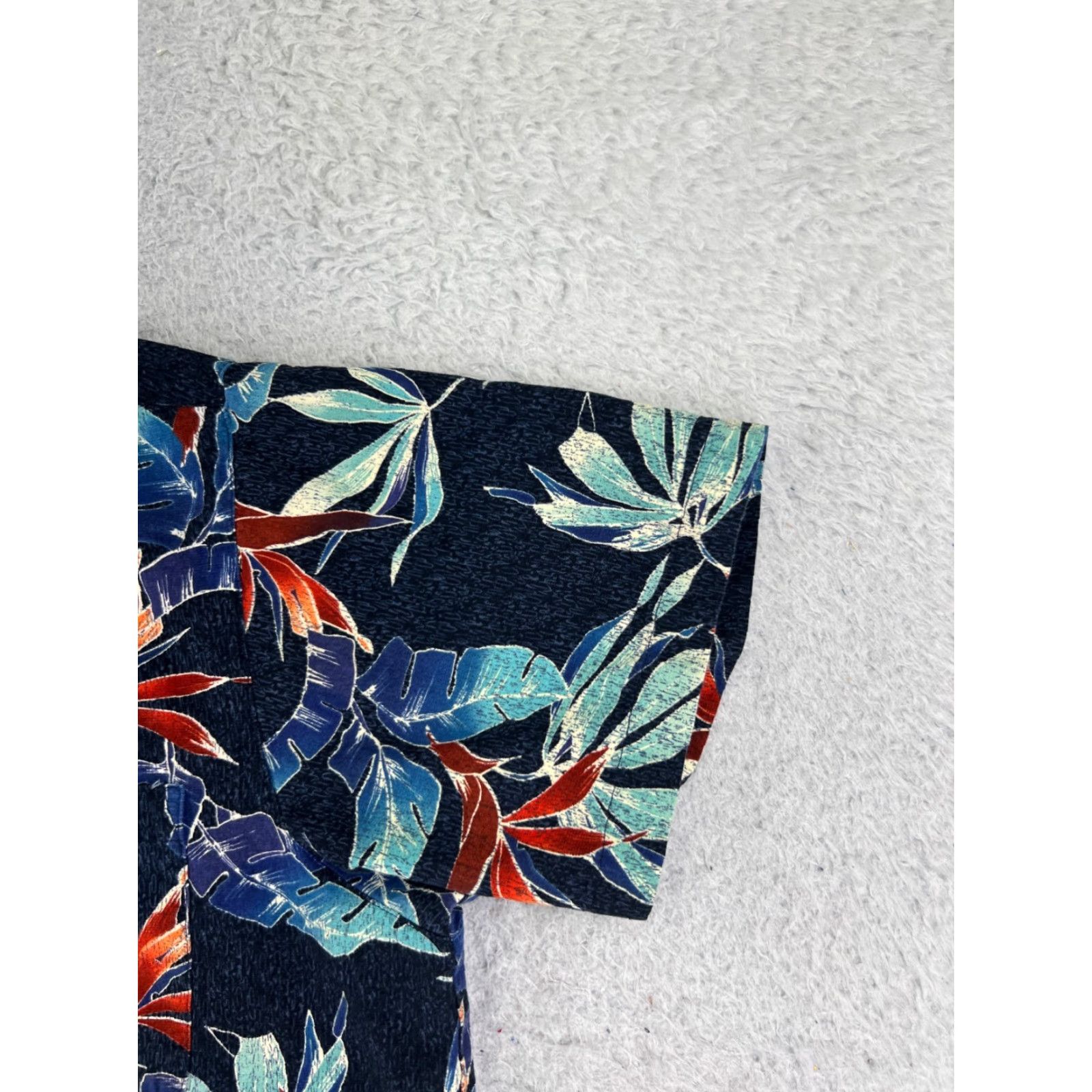 Paradise Milano Bay Shirt Men’s Blue Floral Hawaiian Resort Aloha Luau Button-Up Short Sleeve Regular Adult Large Viscoe Rayon Size US L / EU 52-54 / 3 - 2 Thumbnail