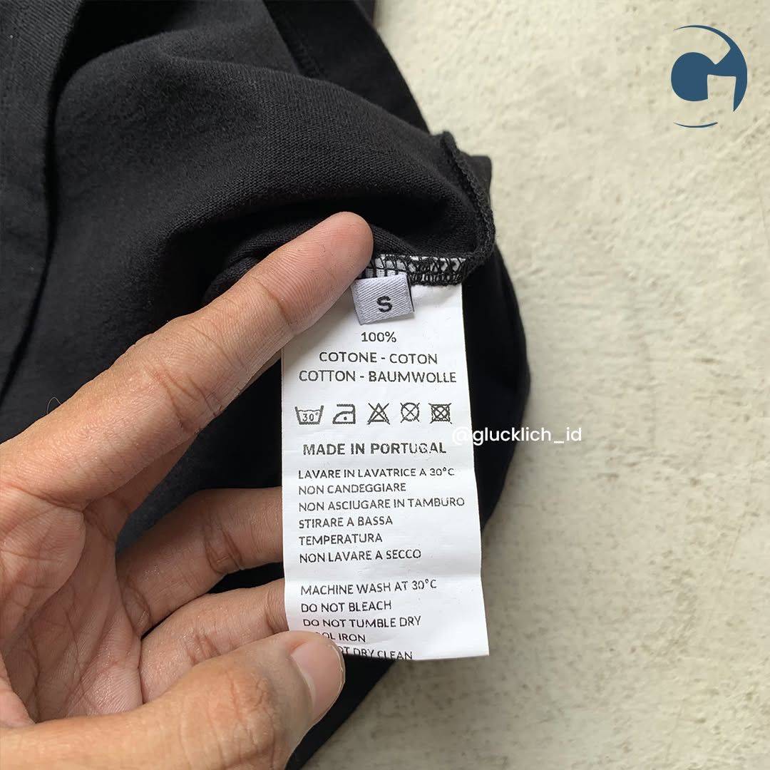 Aries Aries, Perfume Tee in Black Size US S / EU 44-46 / 1 - 2 Thumbnail