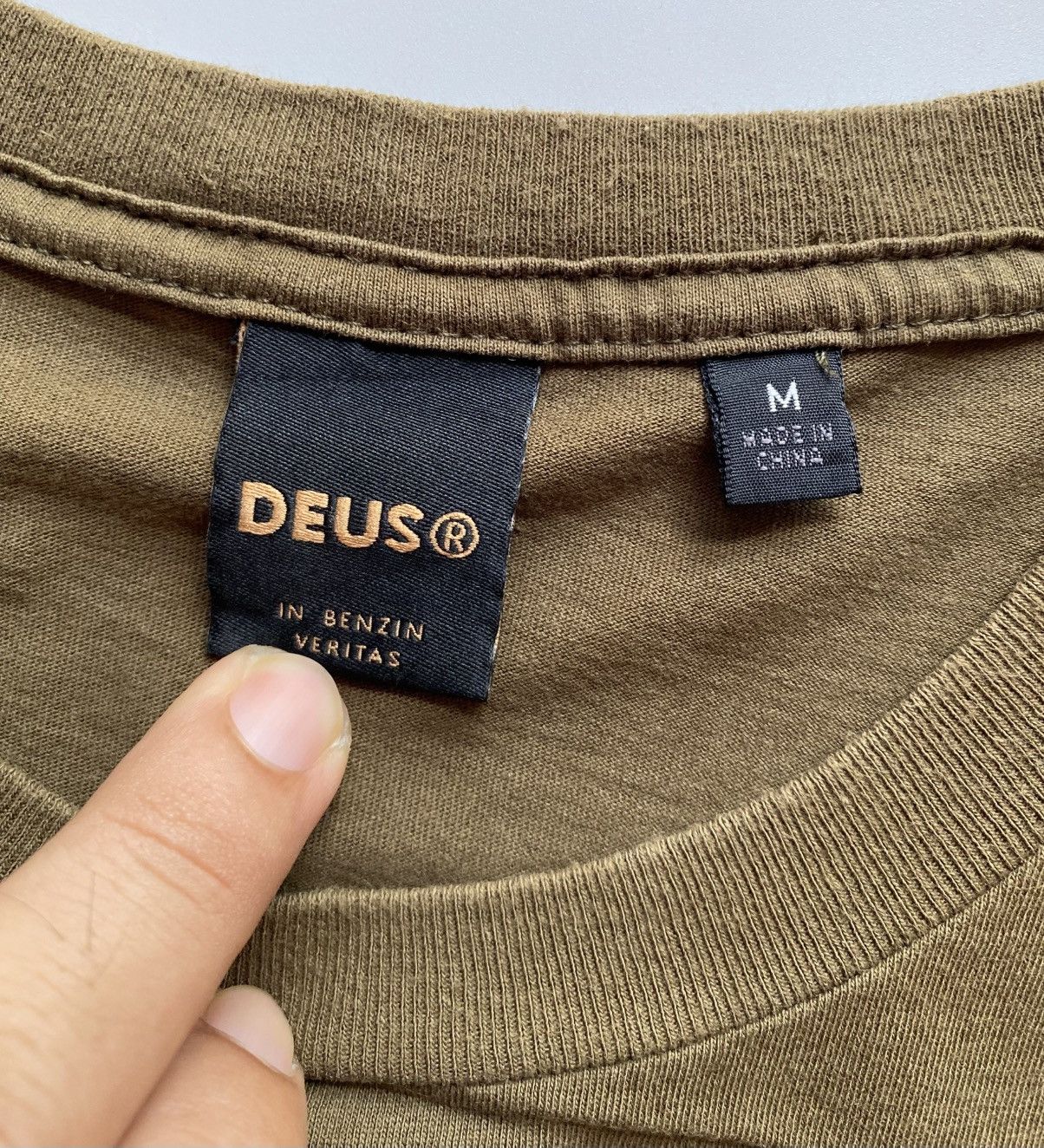 Deus Ex Machina DEUS BIG LOGO Size US M / EU 48-50 / 2 - 4 Thumbnail