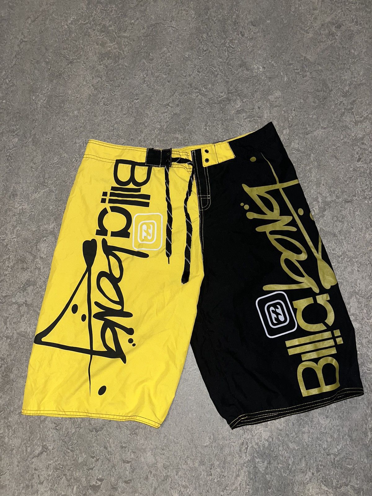 Billabong Billabong Boardshorts Yellow/Black Split Graphic – Size M/L Size US 36 / EU 52 - 1 Thumbnail