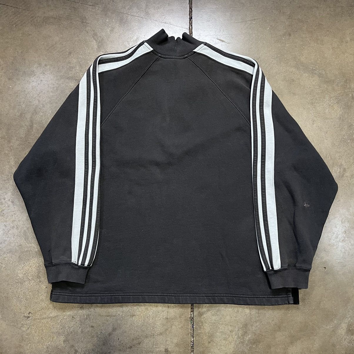 Adidas × Vintage Vintage 90s Adidas Sweatshirt Faded Black Oversized Boxy 1/4 Size US M / EU 48-50 / 2 - 6 Thumbnail