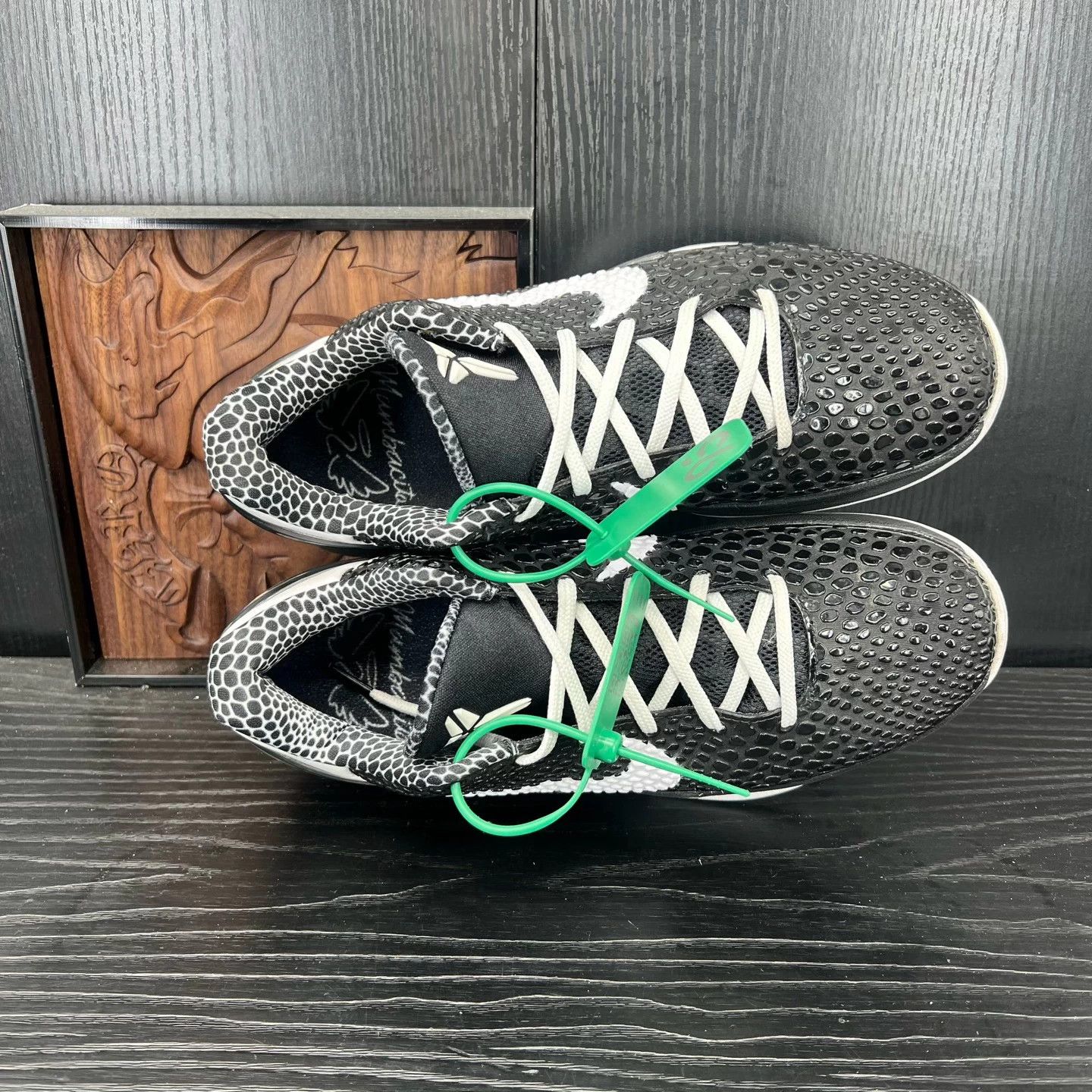 Nike zk6 gigi white black gold 42 Size US 9 / EU 42 - 7 Thumbnail
