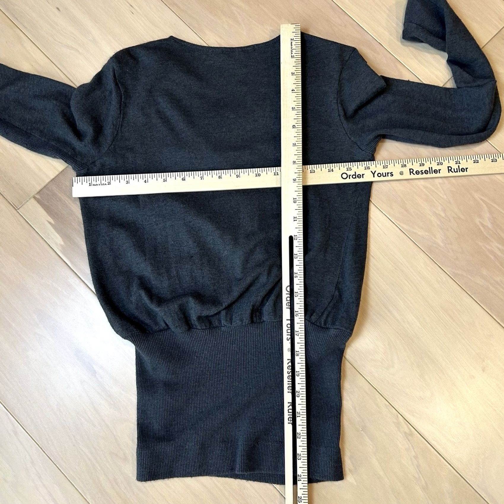 James Perse VINTAGE James Perse Crossover Sweater Deep V-Neckline Long Sleeve Womens 2 Gray Knit Pullover Regular Womens Size XS / US 0-2 / IT 36-38 - 4 Thumbnail