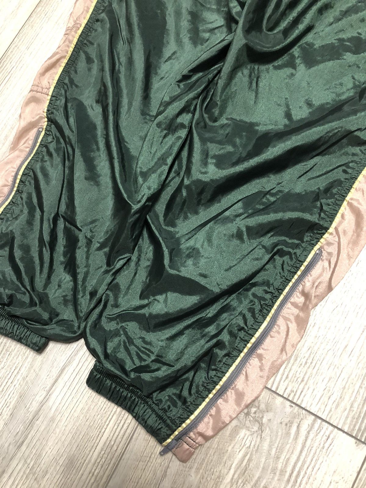 Nike Nike 90s Vintage Nylon Baggy Nylon Drill Track Pants Swoosh Size US 32 / EU 48 - 10 Thumbnail
