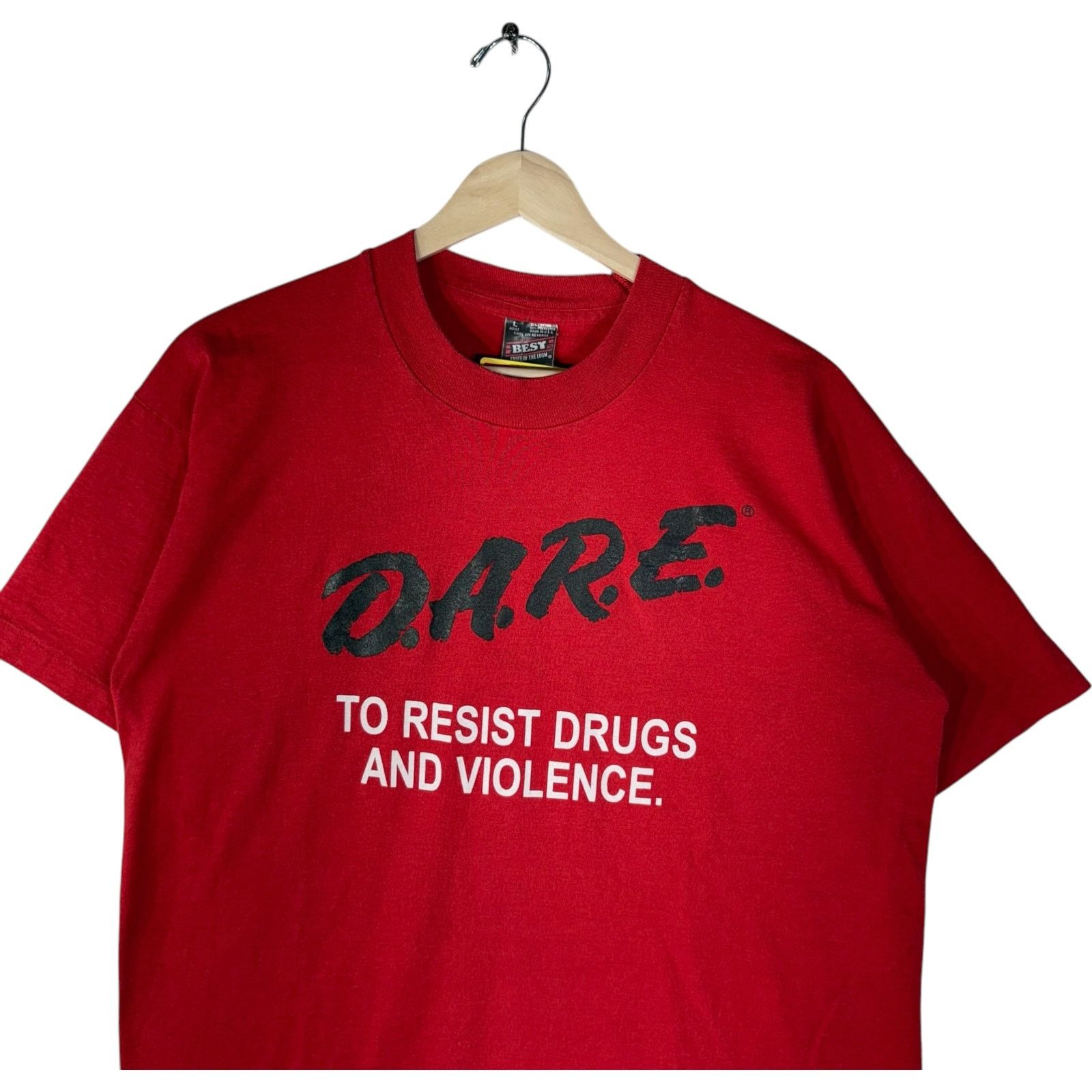 Fruit Of The Loom Vintage D.A.R.E. To Resist Drugs & Violence Spellout Tee L Size US L / EU 52-54 / 3 - 2 Thumbnail