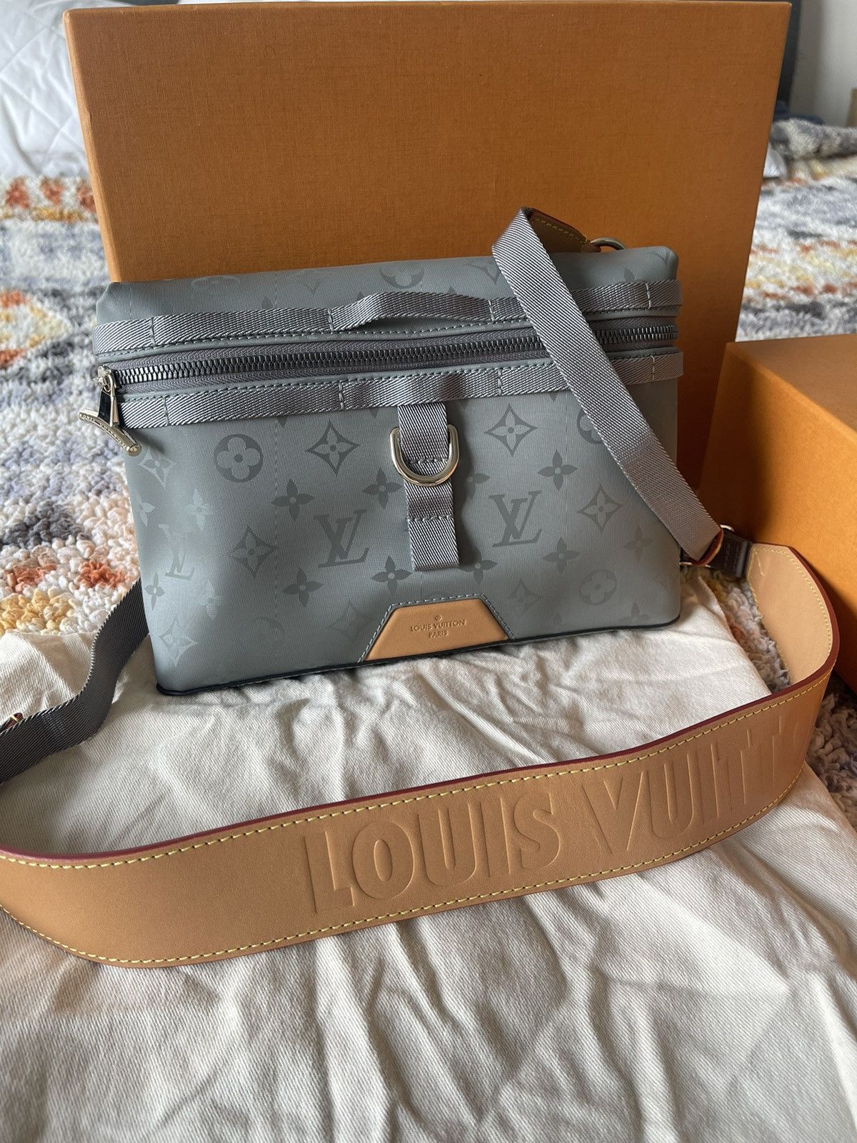 Louis vuitton kim jones messenger bag hotsell
