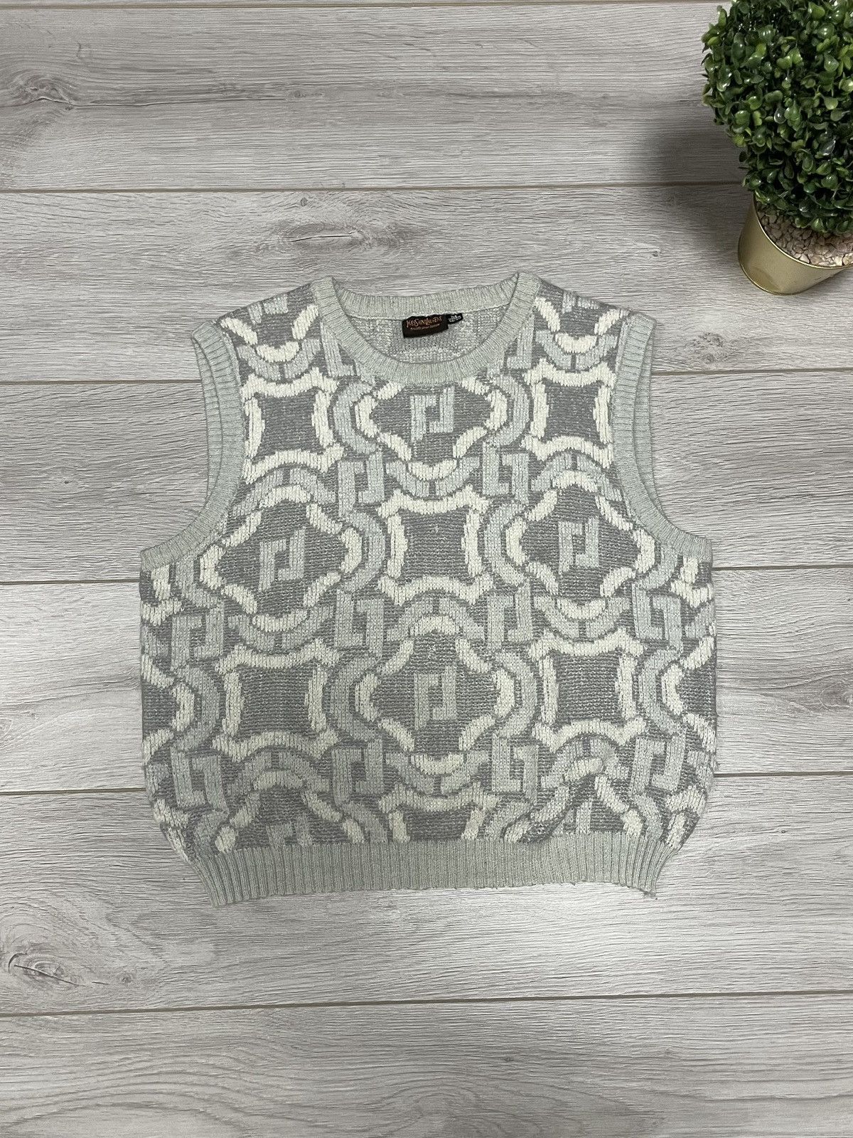 Yves Saint Laurent YSL Yves Saint Laurent alpaca patterns all over wool vest Size US M / EU 48-50 / 2 - 1 Thumbnail
