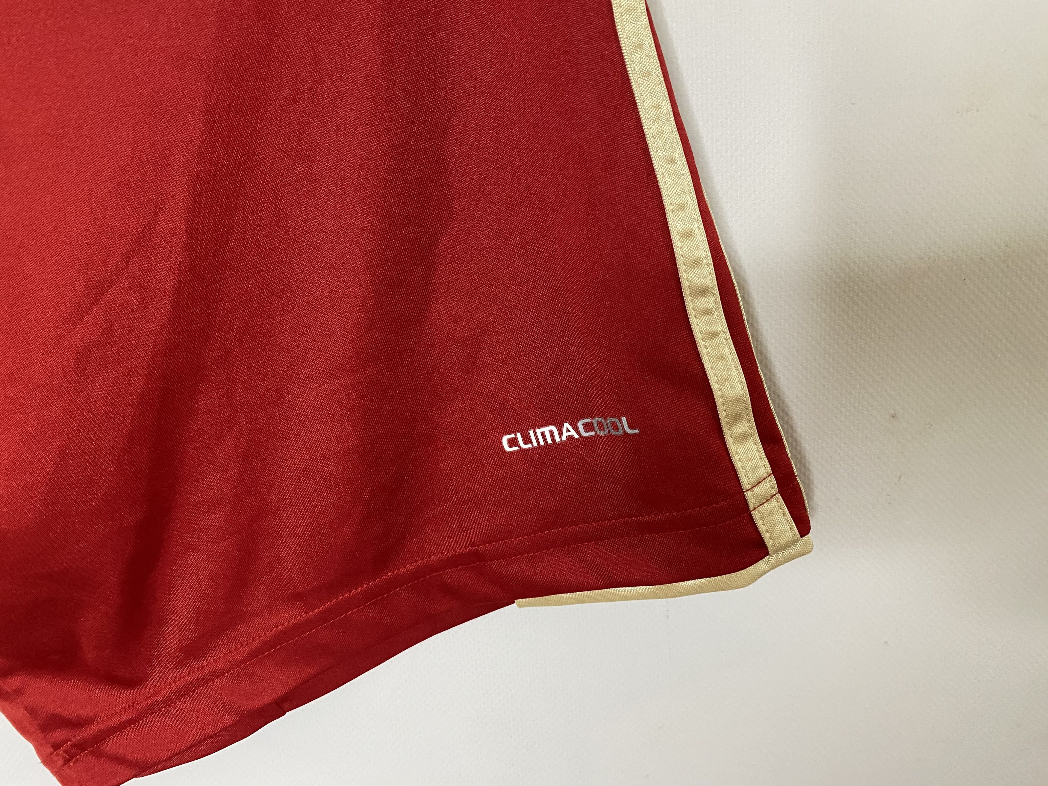 Adidas BAYERN MUNCHEN 2012 2013 HOME FOOTBALL SOCCER SHORTS Size US 32 / EU 48 - 4 Thumbnail