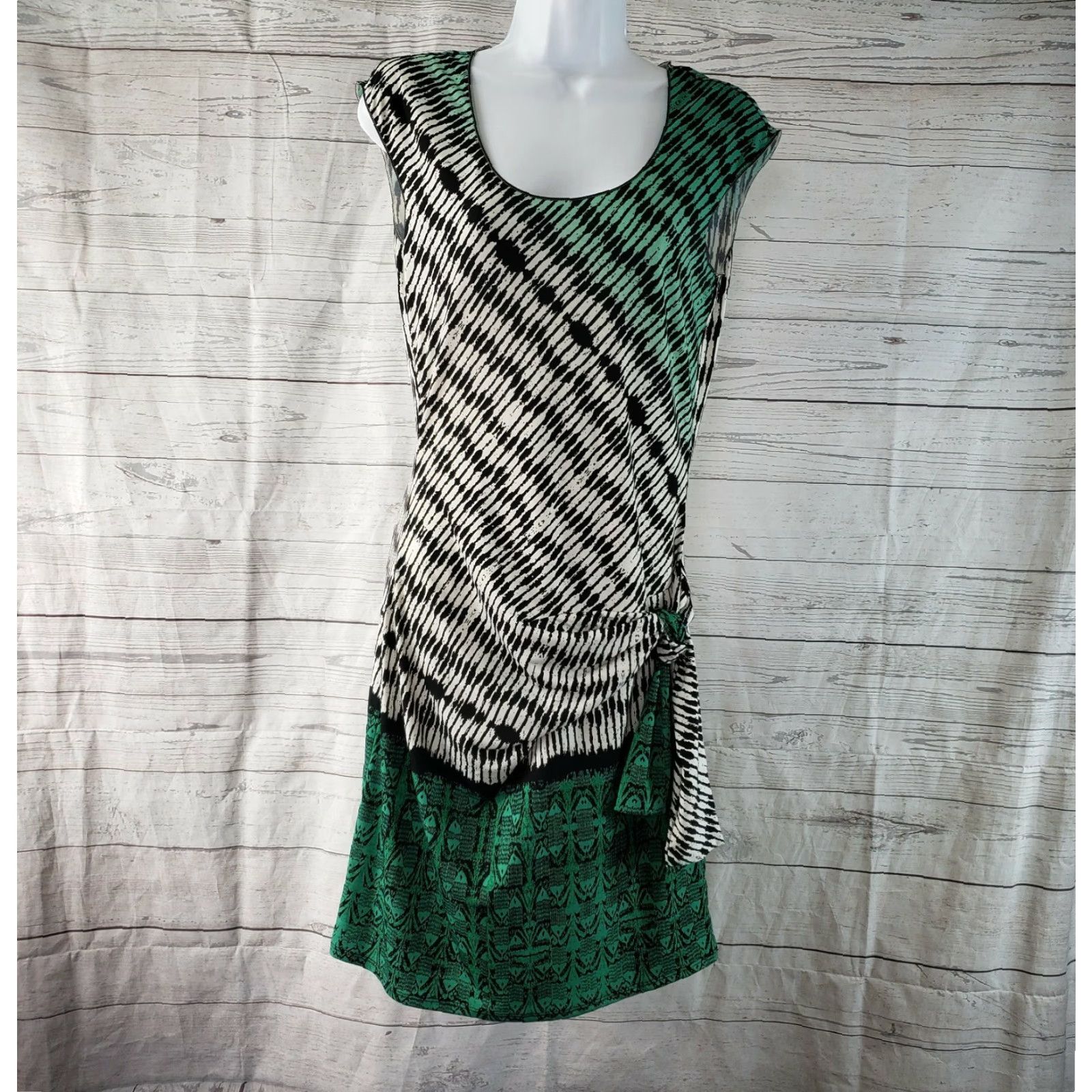 Vintage Max Studio Dress Womens Small Green Black Sleeveless Scoop Neck Side Tie Knee Length Pullover Shift 95% polyester 5% spandex Mens? Size S / US 4 / IT 40 - 2 Thumbnail