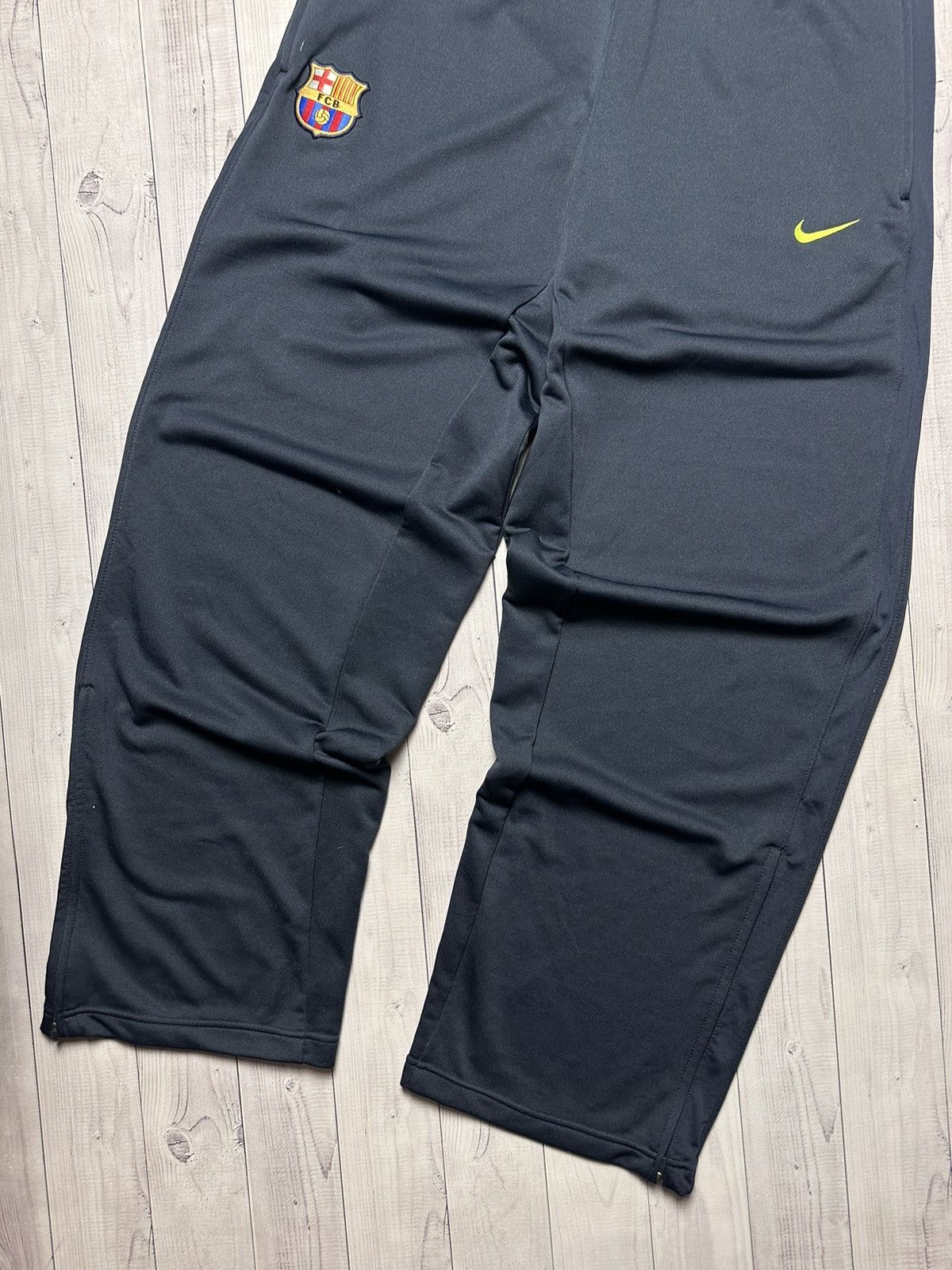 Nike × Vintage Vintage Nike Barcelona soccer joggers pants size XL logo Size US 36 / EU 52 - 3 Thumbnail