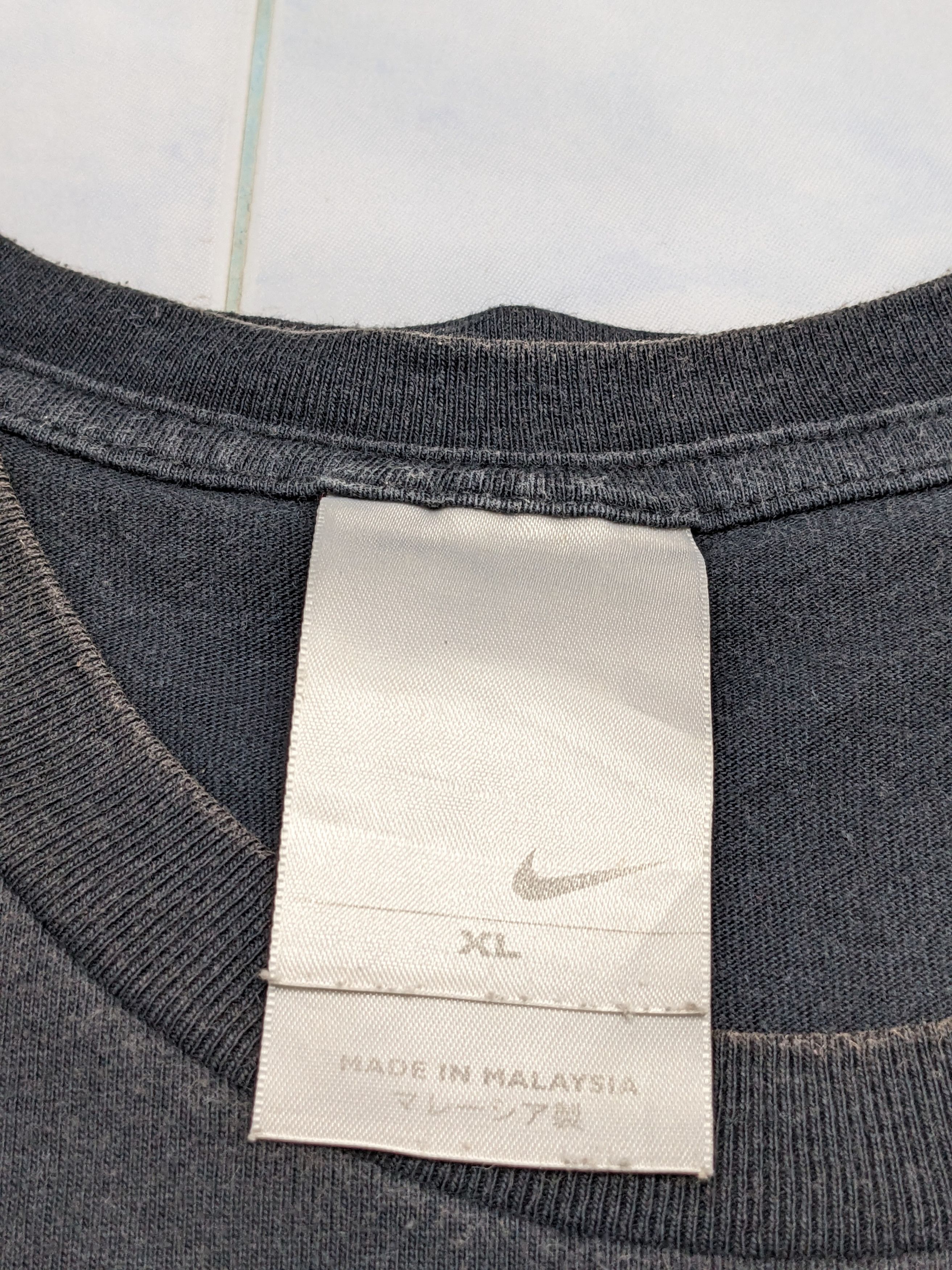 Nike VINTAGE 90s Y2K NIKE TSHIRT Size US XL / EU 56 / 4 - 8 Thumbnail