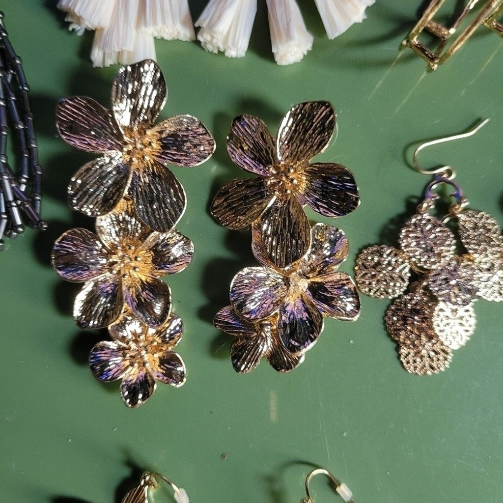 Torrid Torrid and Kolh's assortment of earrings. NWOT Size ONE SIZE - 6 Thumbnail