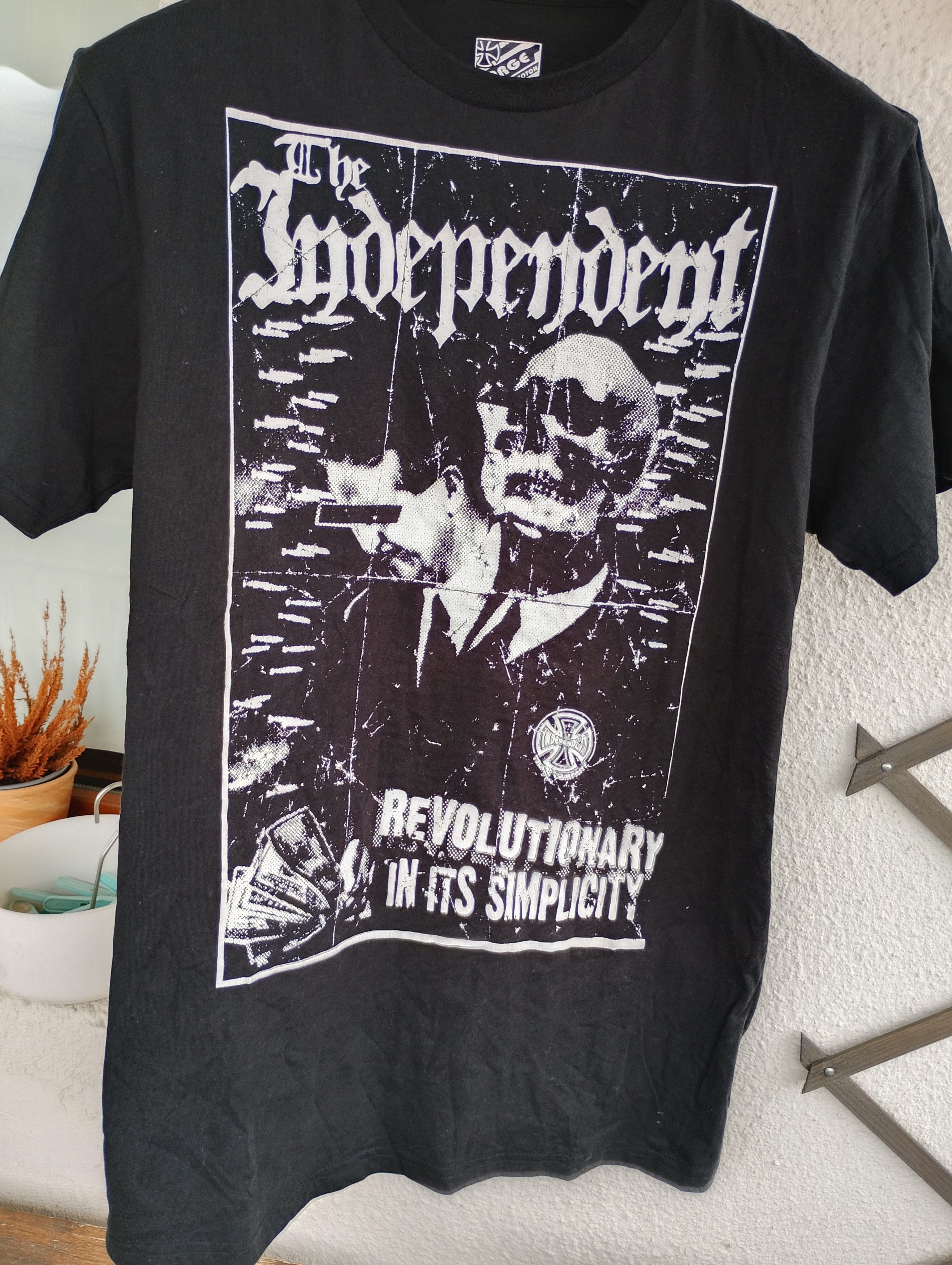Independent Truck Co. Independent Truck Company Y2K Skate t-shirt sz M/L? Size US M / EU 48-50 / 2 - 4 Thumbnail