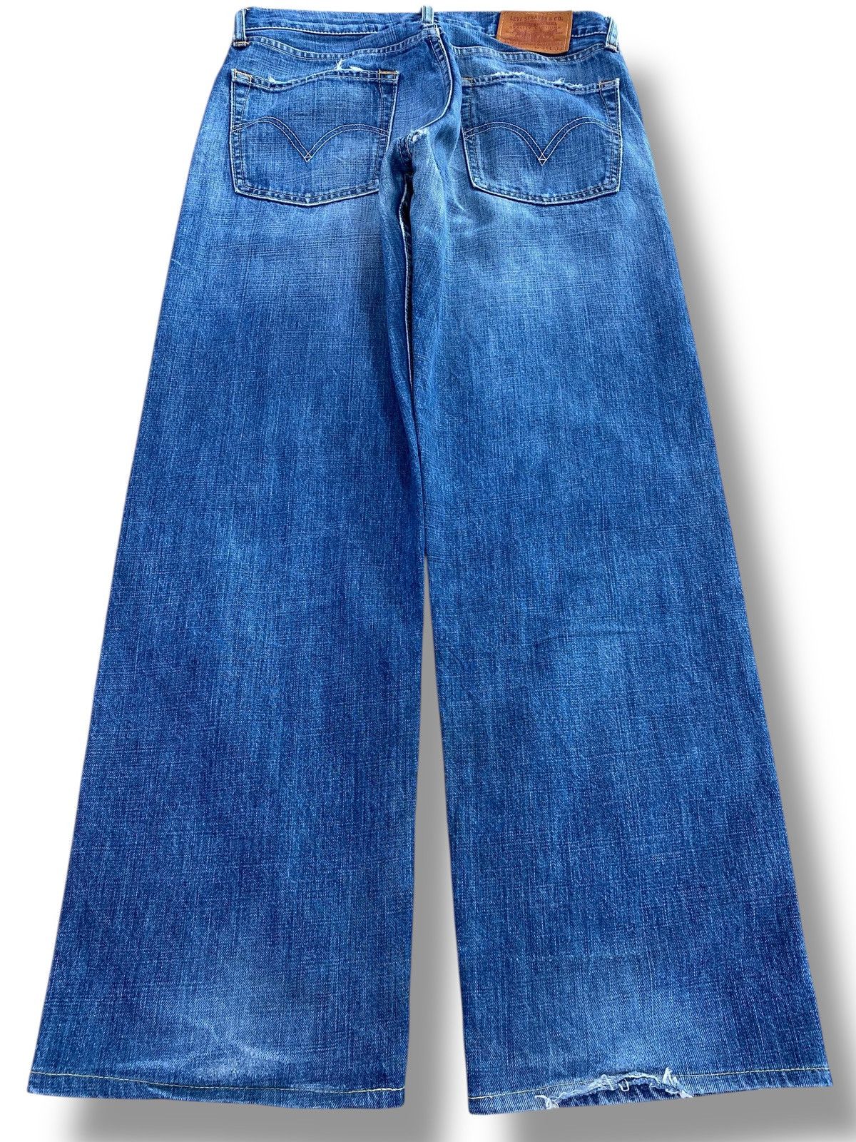 Levi's Levi’s Light Wash Whiskered Style Straight Leg Jeans Size US 31 - 2 Thumbnail