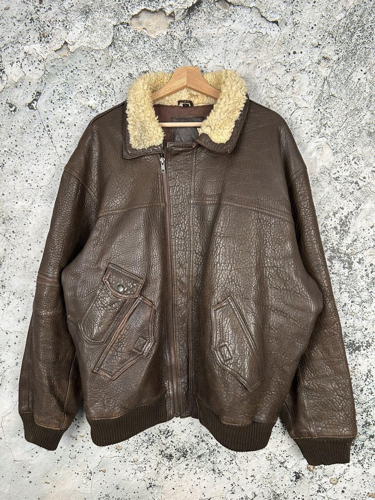 Genuine Leather Vintage Genuine Leather Bomber Shearling Military Rare 90s Size US L / EU 52-54 / 3 - 1 Thumbnail