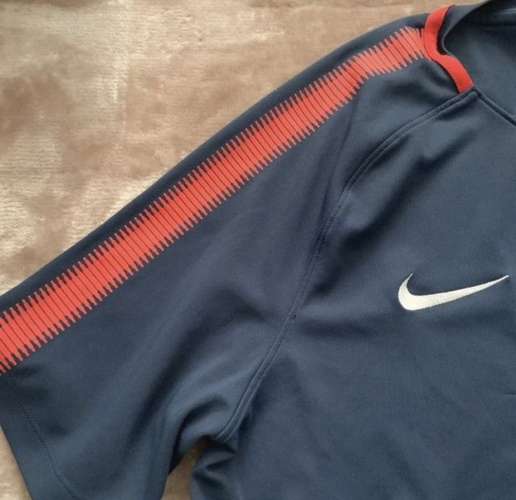 Nike Training jersey psg Size US XL / EU 56 / 4 - 7 Thumbnail
