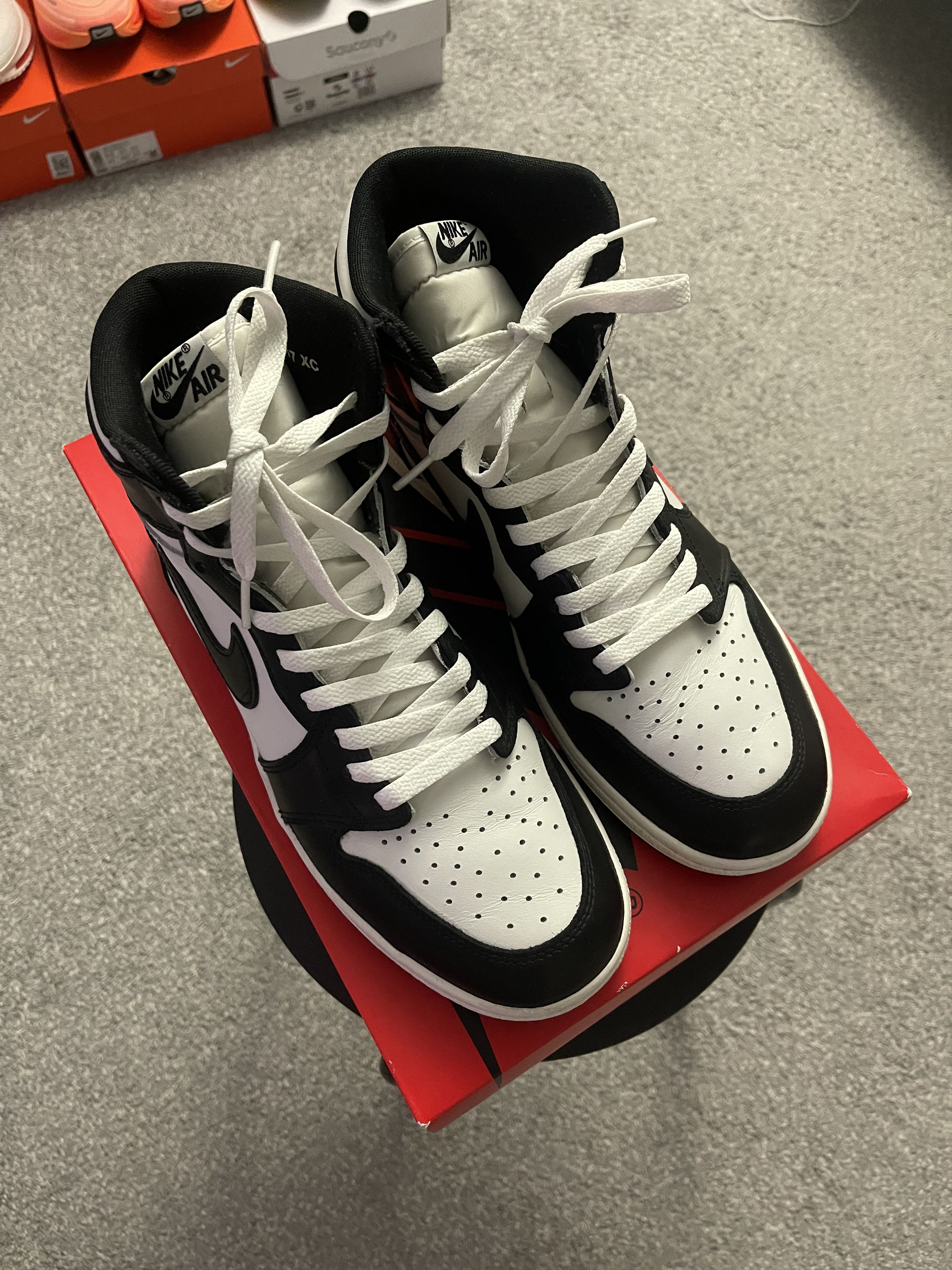 Jordan Brand Air Jordan 1 Retro High '85 OG 'Black White Size US 10 / EU 43 - 6 Thumbnail
