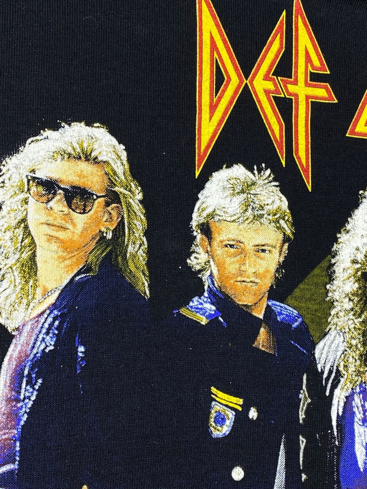 Band Tees *RARE* Vintage 1988 Def Leppard Hysteria Tour Europe Shirt Size US L / EU 52-54 / 3 - 4 Thumbnail