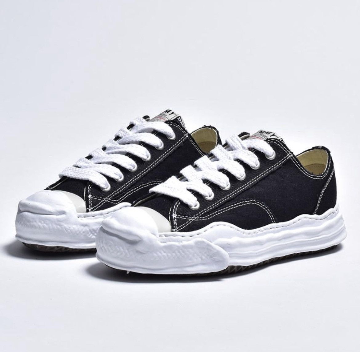 Maison MIHARA YASUHIRO MIHARA YASUHIRO HANK OG Sole Canvas Low-top Sneaker 42 Size US 9 / EU 42 - 1 Thumbnail