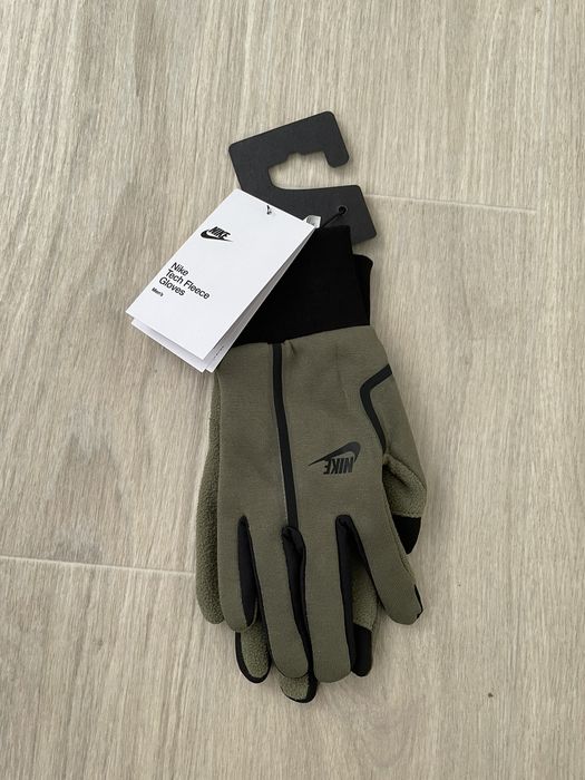 nike knit tech touch gloves