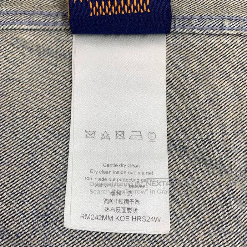Louis Vuitton Louis Vuitton 24 blue logo print full print lapel single b Size US L / EU 52-54 / 3 - 7 Thumbnail