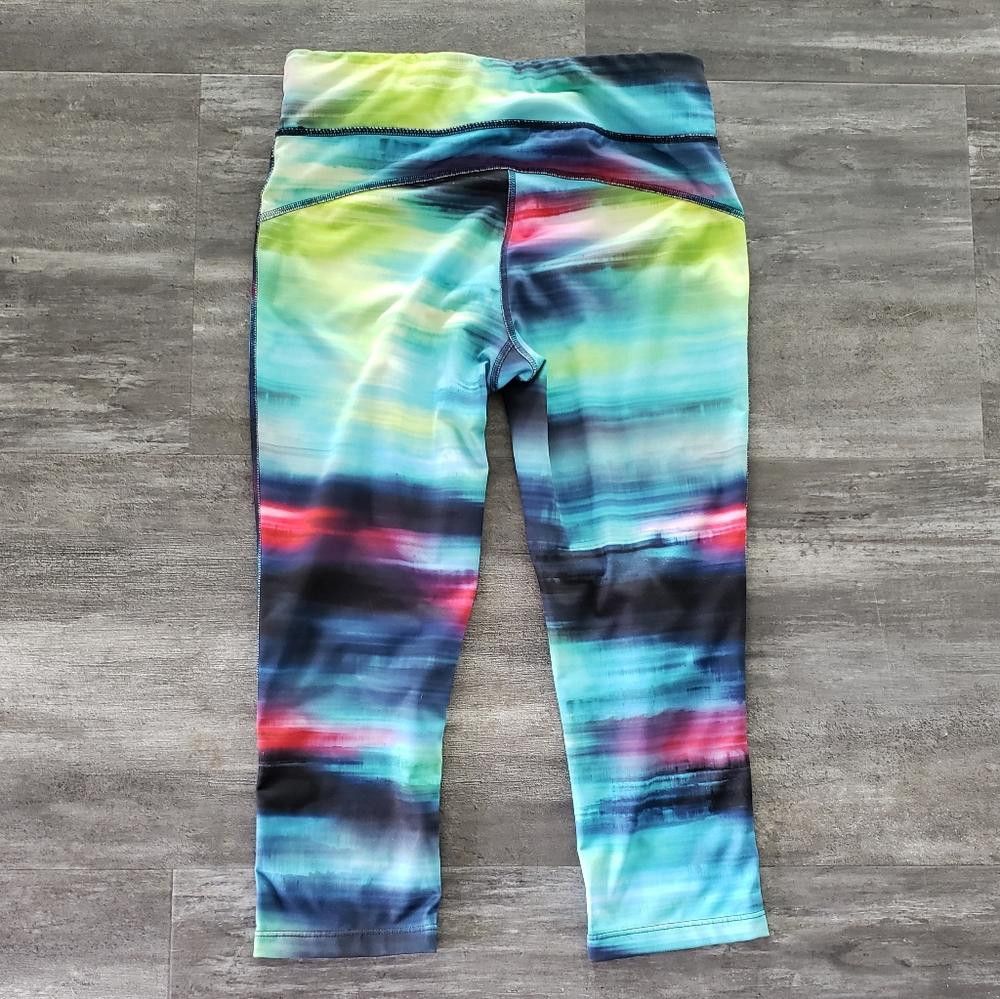 Designer Blue Aurora Xersion Fitted Athletic Capri Size 28" / US 6 / IT 42 - 2 Thumbnail