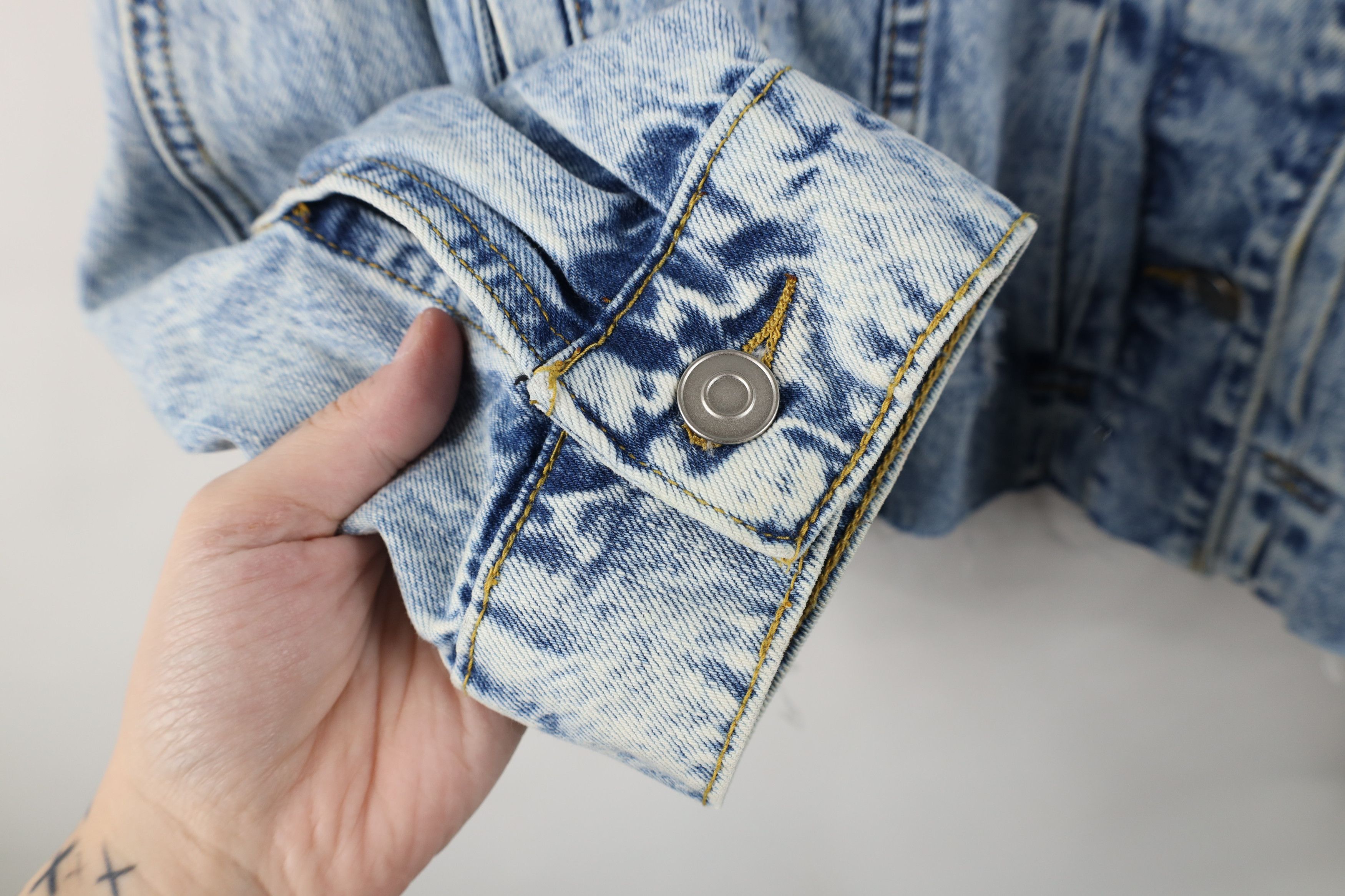 Vintage Buckle BKE Off Cropped Acid Wash Hooded Denim Trucker Jacket Size L / US 10 / IT 46 - 7 Thumbnail