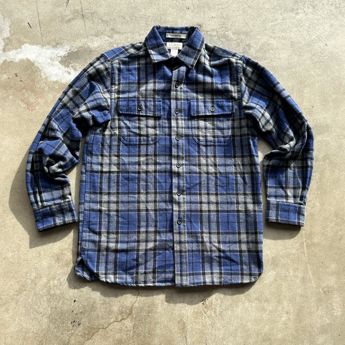 L.L. Bean L.L. Bean Chamois Cloth Flannel Shirt Mens Small Blue Button Size US S / EU 44-46 / 1 - 1 Thumbnail
