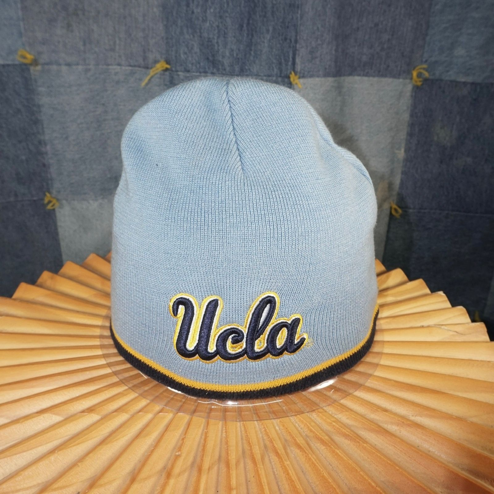 Colosseum Athletics OSFA - Vintage Y2K UCLA Bruins University embroidered beanie Size ONE SIZE - 1 Thumbnail
