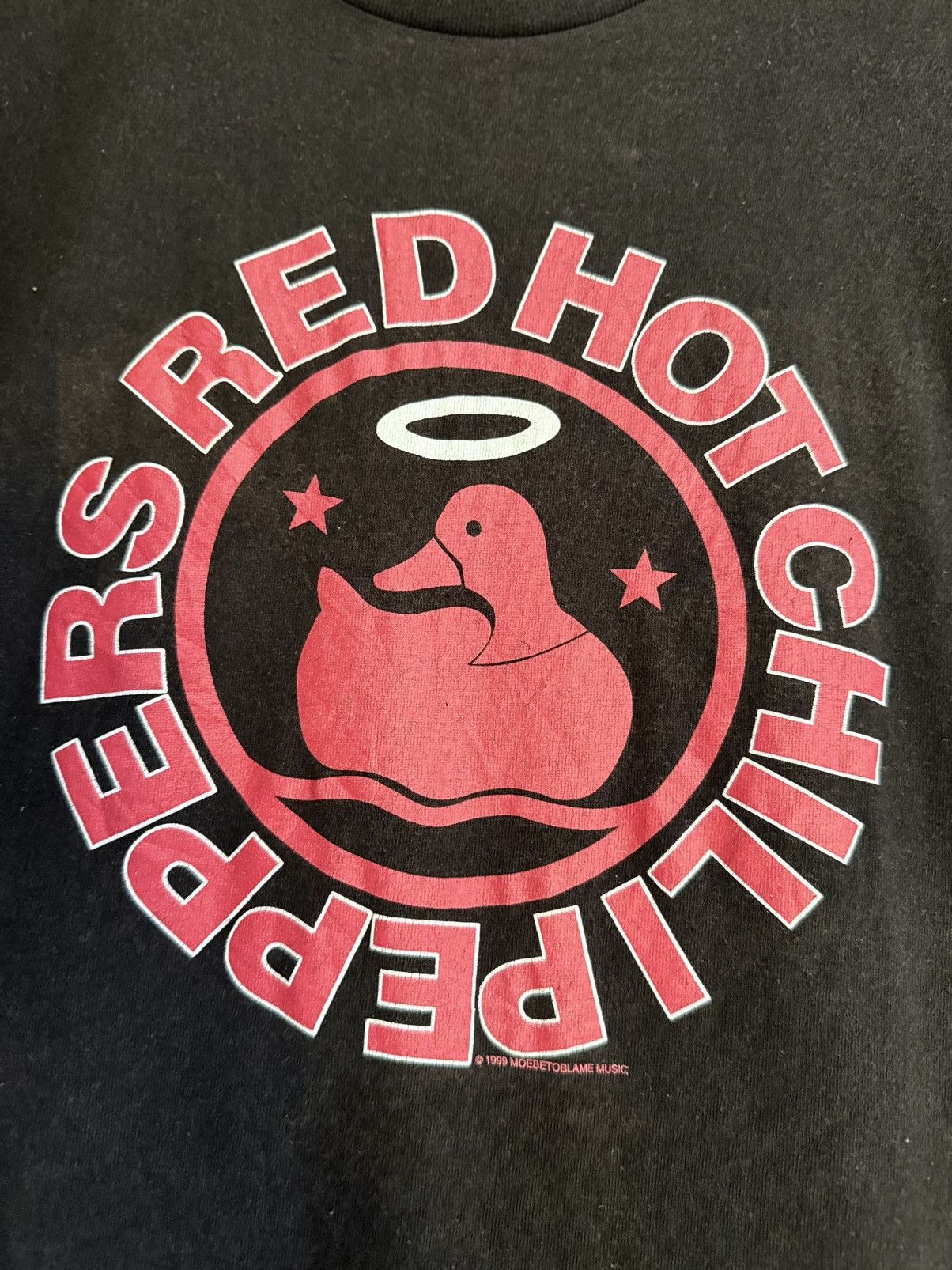 Band Tees Thrashed Vintage 90s Red Hot Chilli Peppers Sun Faded Tee Size US L / EU 52-54 / 3 - 2 Thumbnail