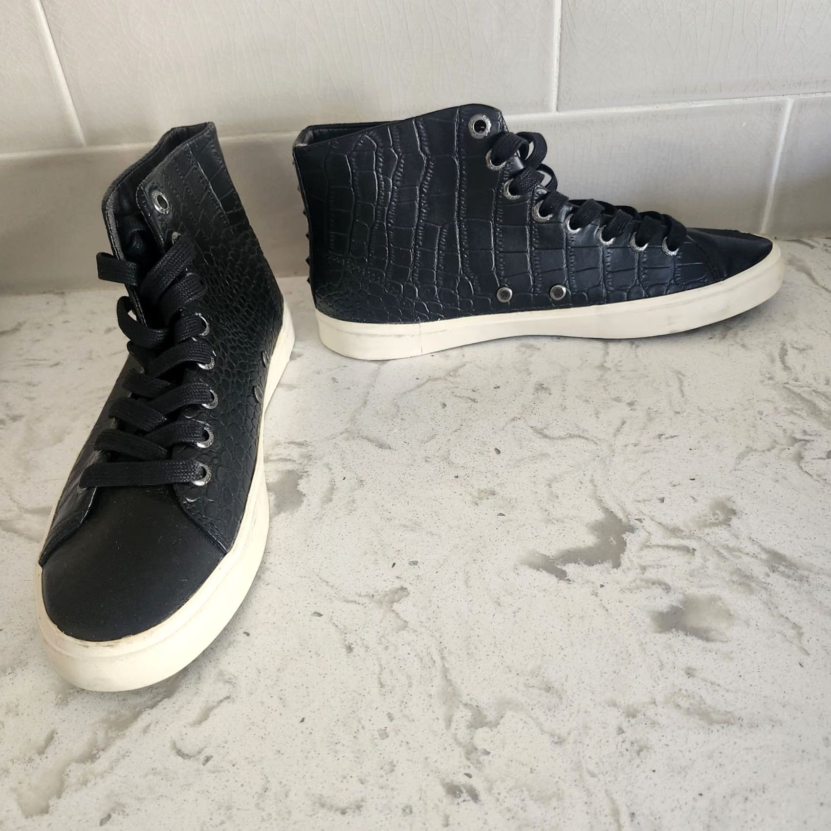 Guess GUESS High Top Sneakers Black Croc Embossed Lace Up Shoes Mens 9 Size US M / EU 48-50 / 2 - 2 Thumbnail