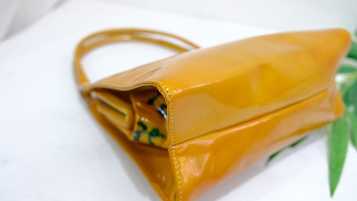 Prada Authentic Prada handbag yellow pattern leather Size ONE SIZE - 9 Thumbnail