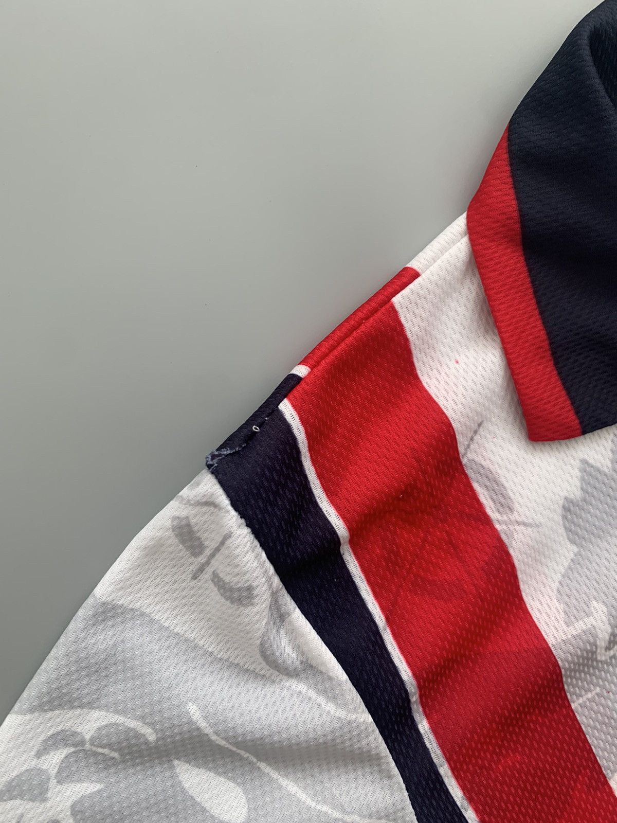 Vintage Vintage England Owen 20 Soccer Jersey Replica Football Shirt Size US M / EU 48-50 / 2 - 8 Thumbnail