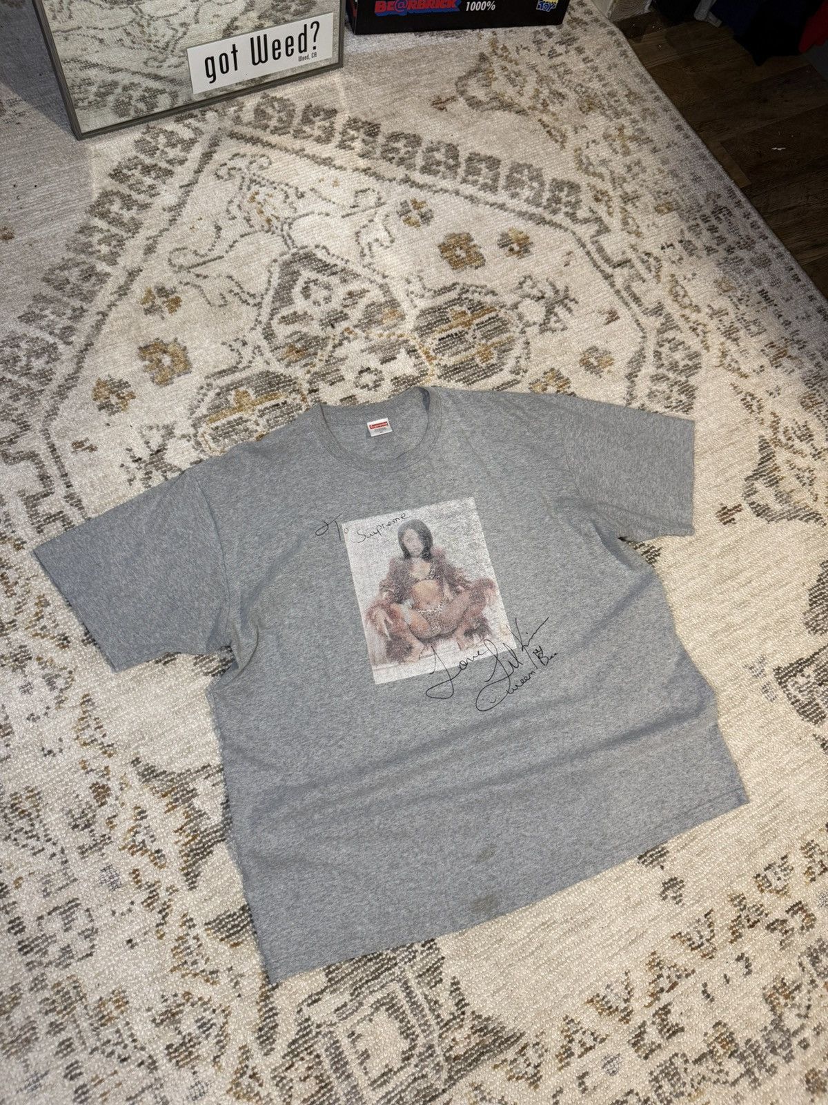 Supreme Supreme Lil Kim tee Size US XL / EU 56 / 4 - 1 Thumbnail