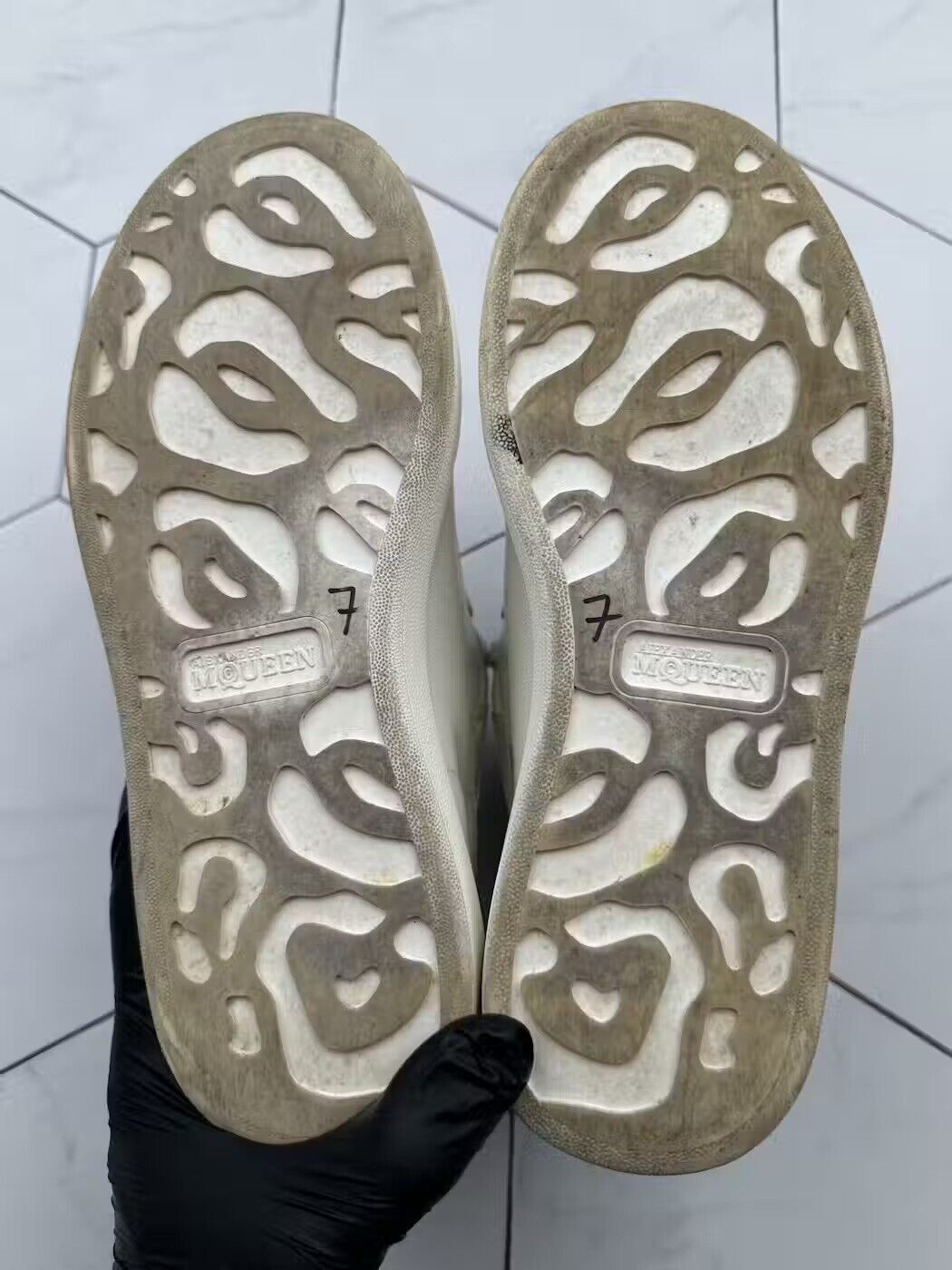 Alexander McQueen Alexander McQueen Oversized Leather Sneakers (B127) Size US 7 / IT 37 - 12 Thumbnail