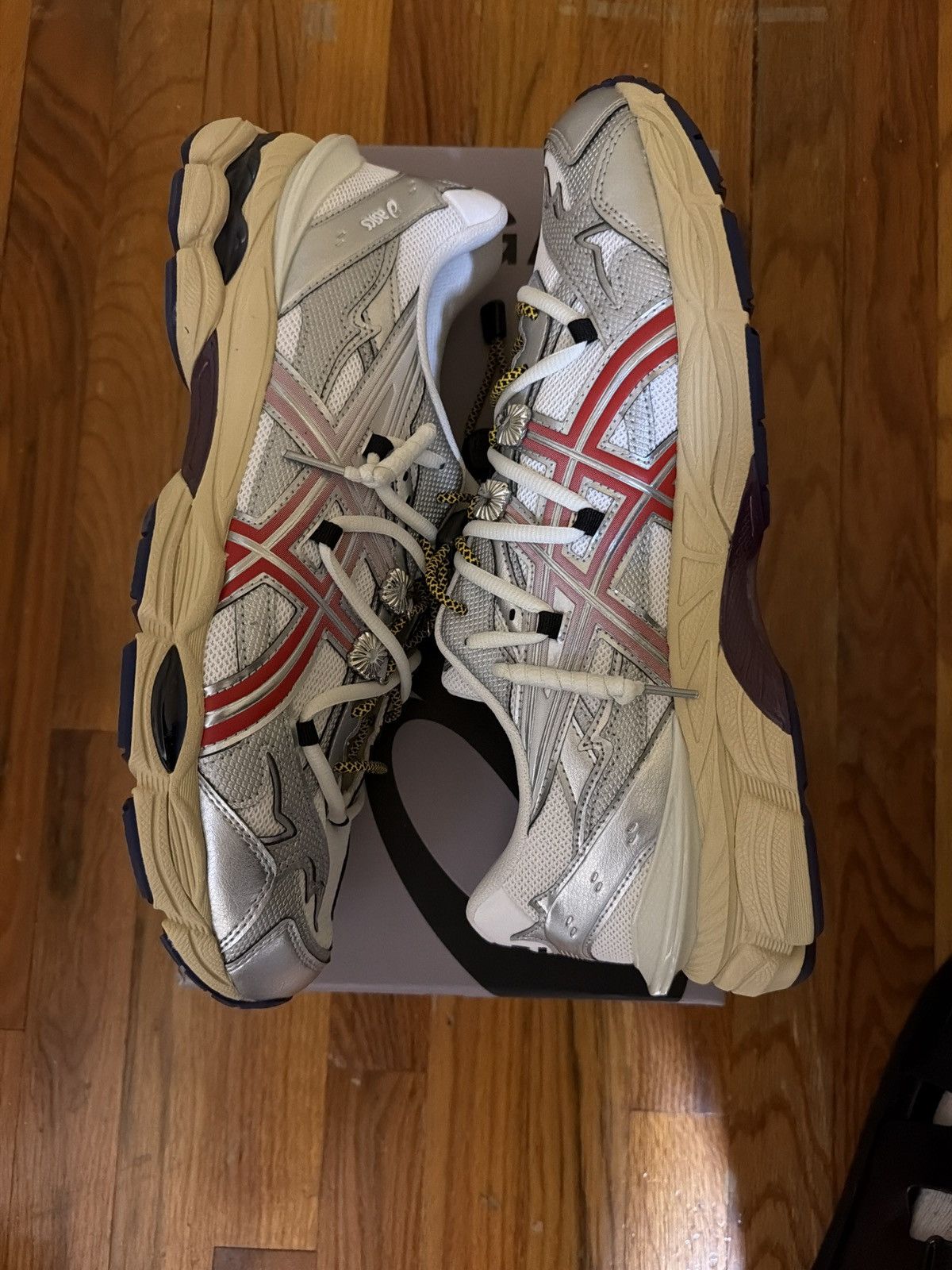 Asics TOGA x ASICS Gel Cumulus 16 TG 'White Red Pure Silver' Size US 13 / EU 46 - 2 Thumbnail