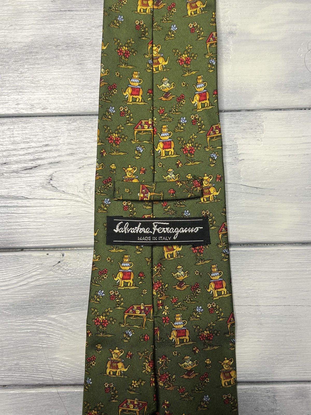 Salvatore Ferragamo Rare Luxury Tie Salvatore Ferragamo Tea Elephant Flowers Size ONE SIZE - 6 Thumbnail