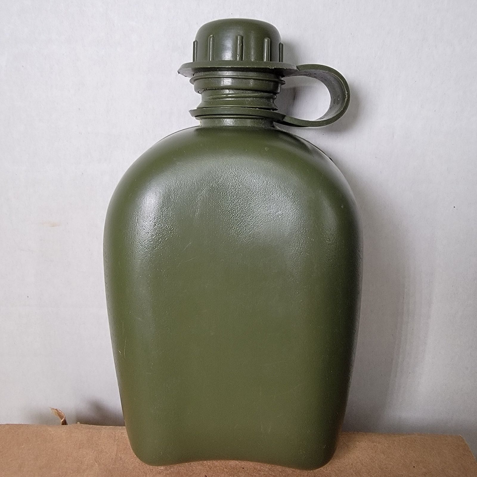 Other Army Green Plastic Water Canteen w/ Screw On Lid Size ONE SIZE - 3 Thumbnail