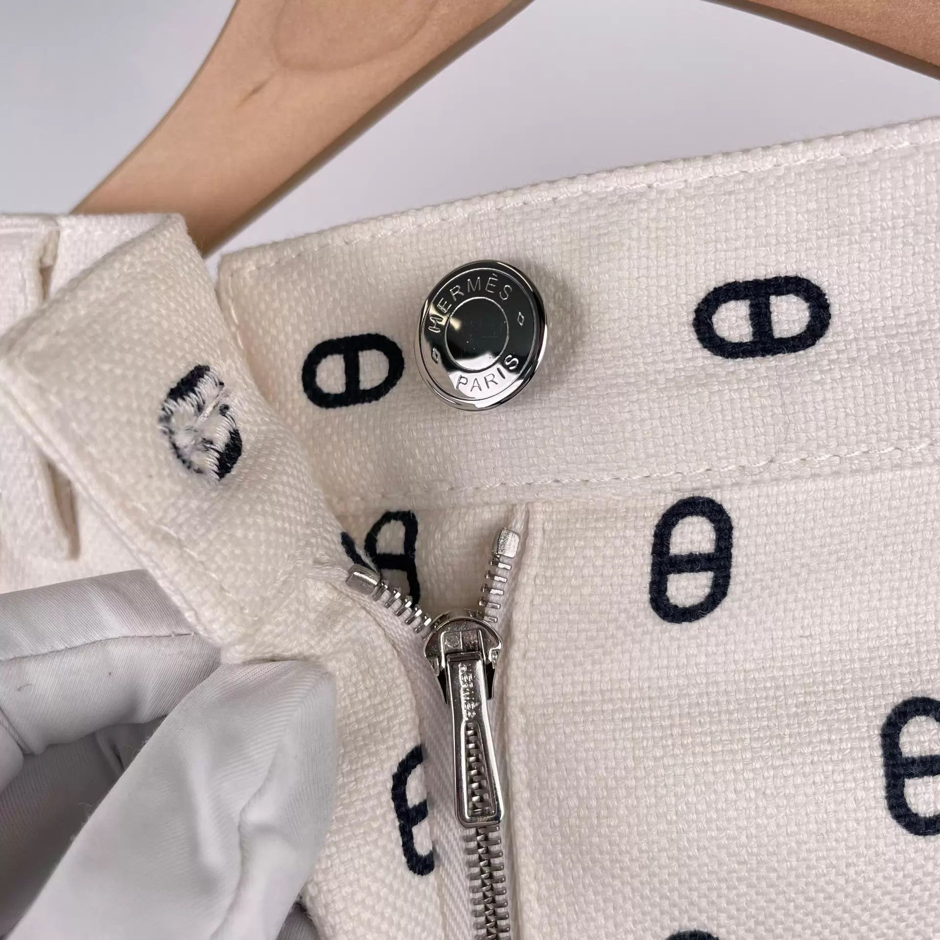 Hermes Hermes White Pig Nose Full Logo Cotton Denim Pants Size 26" / US 2 / IT 38 - 4 Thumbnail